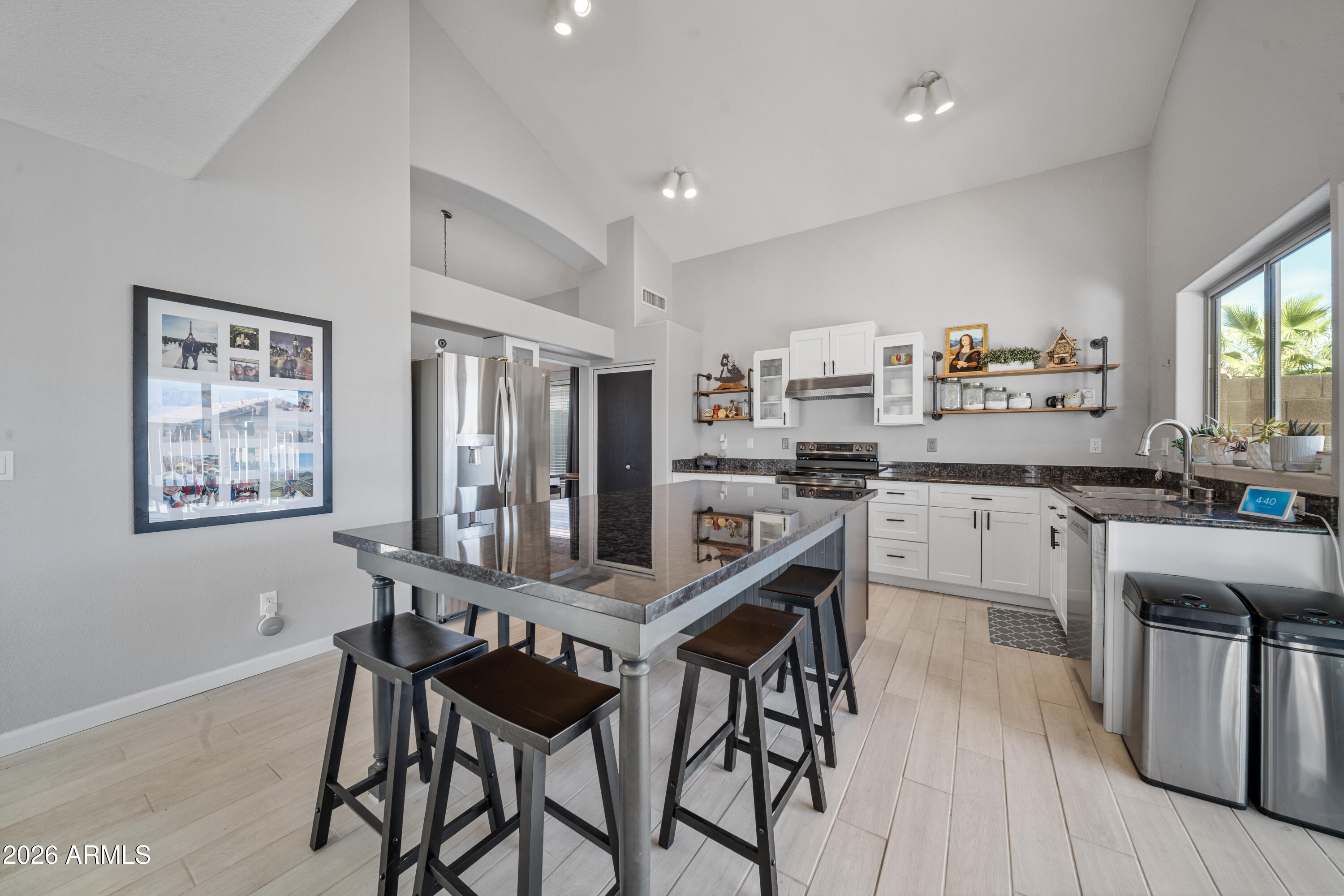 1725 W MUIRWOOD Drive