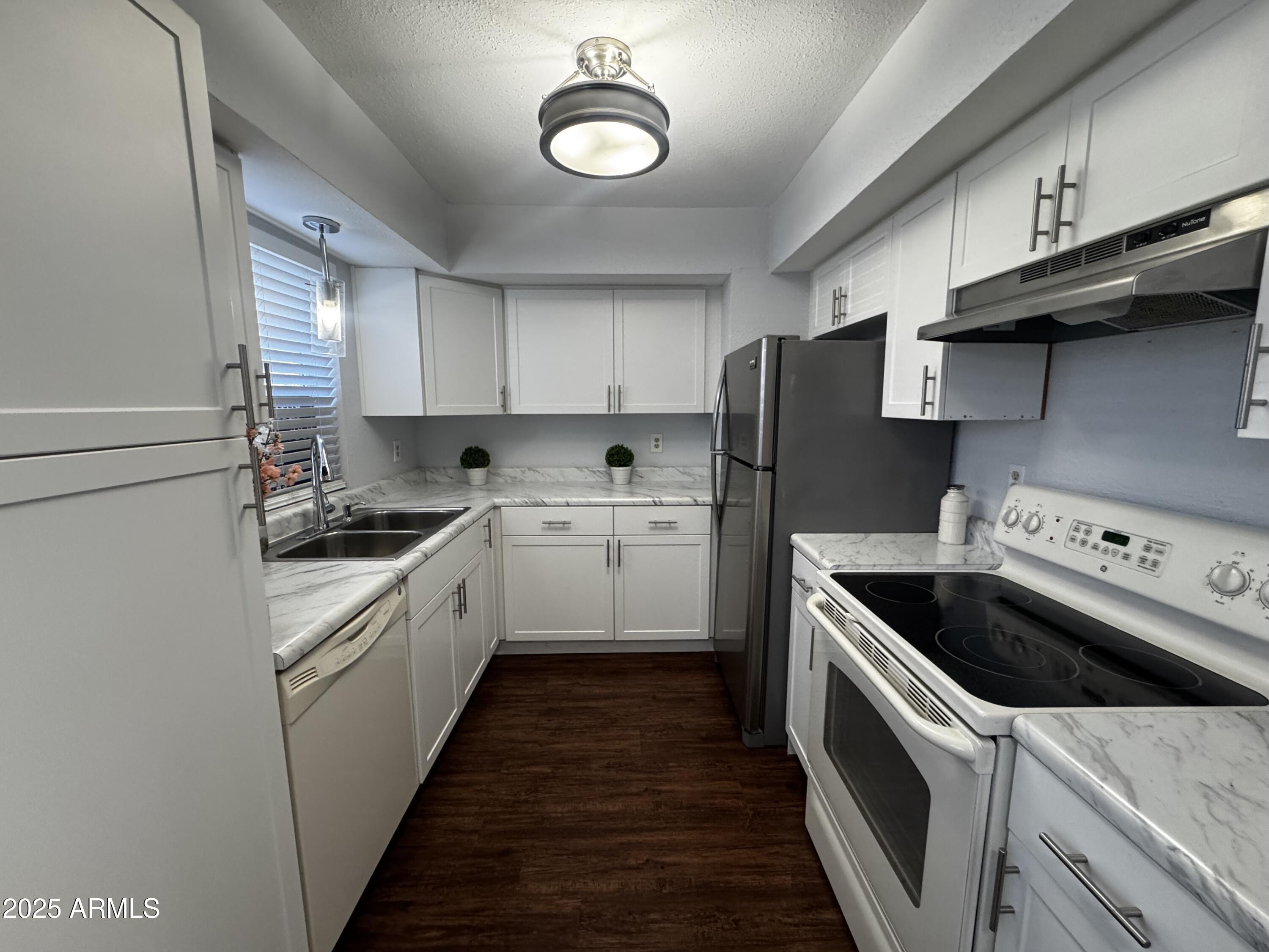 4554 E PARADISE VILLAGE Parkway 149