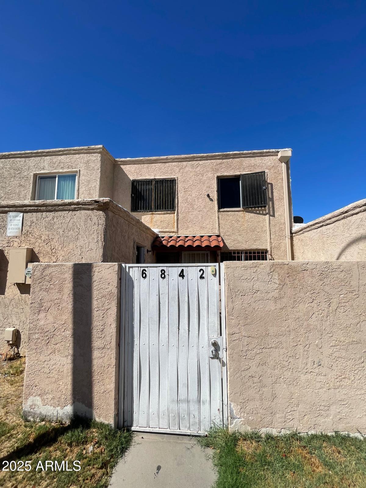 6842 W DEVONSHIRE Avenue