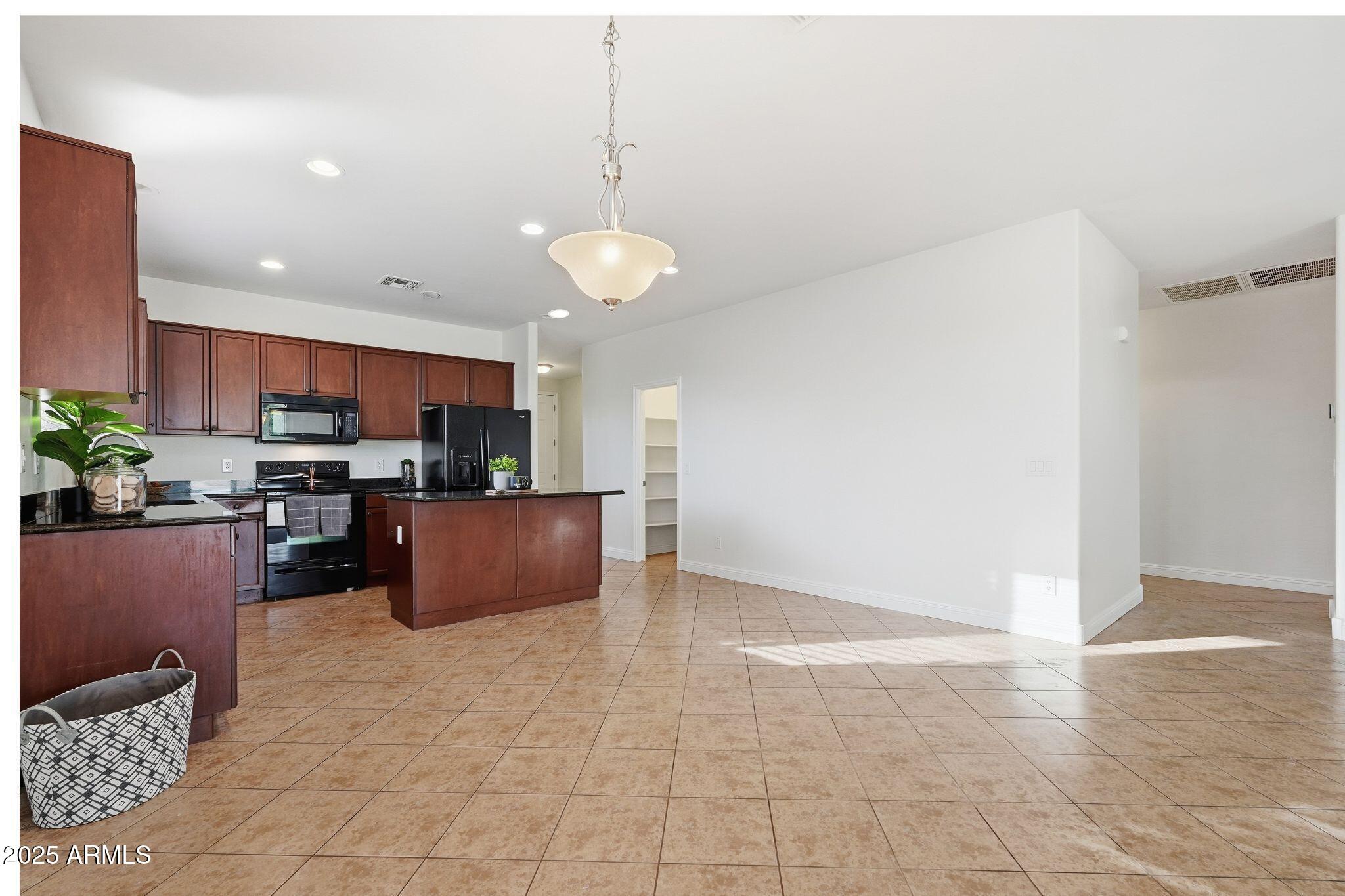 San Tan Valley, Arizona 85144, United States, 4 Bedrooms Bedrooms, ,2 BathroomsBathrooms,Residential,Active,191921