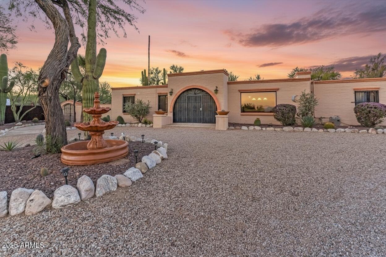 4390 N Camino Vinorama --