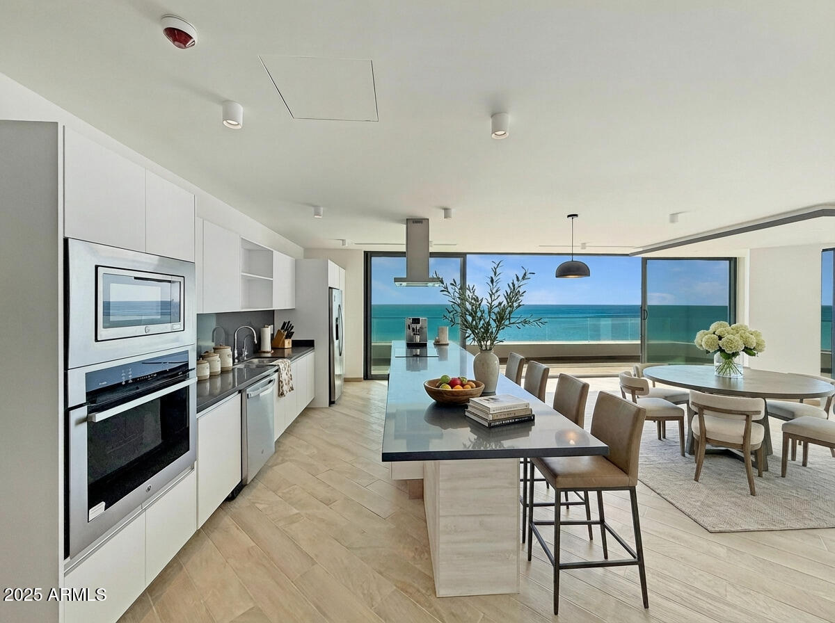 609 Las Palomas -- PH3