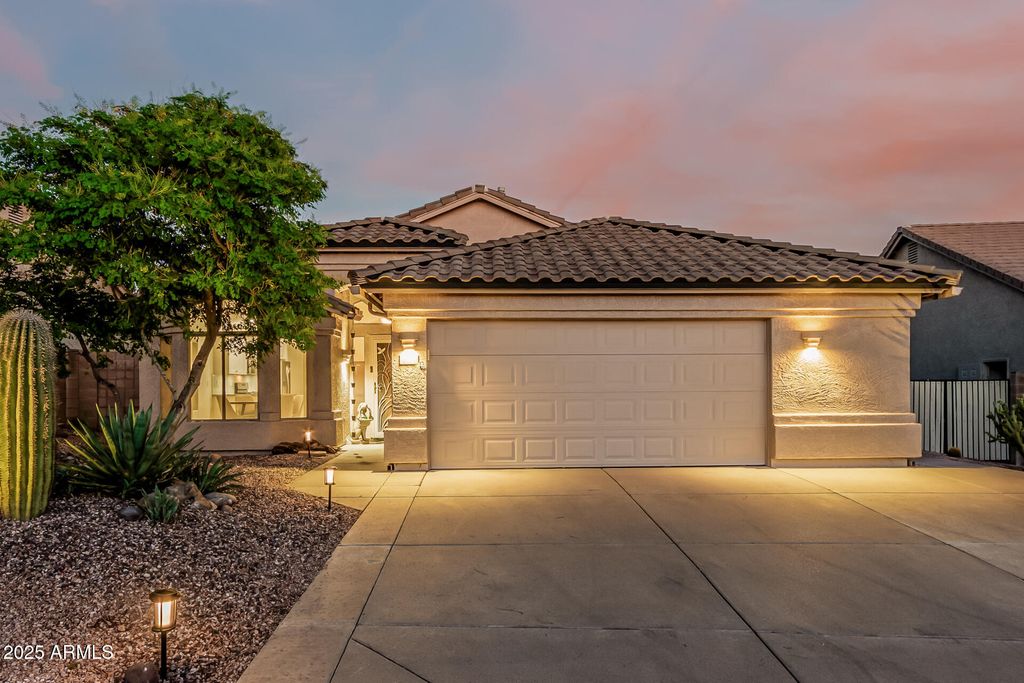 Photo of 2335 N Adair Circle, Mesa, AZ 85207 (MLS # 6932532)