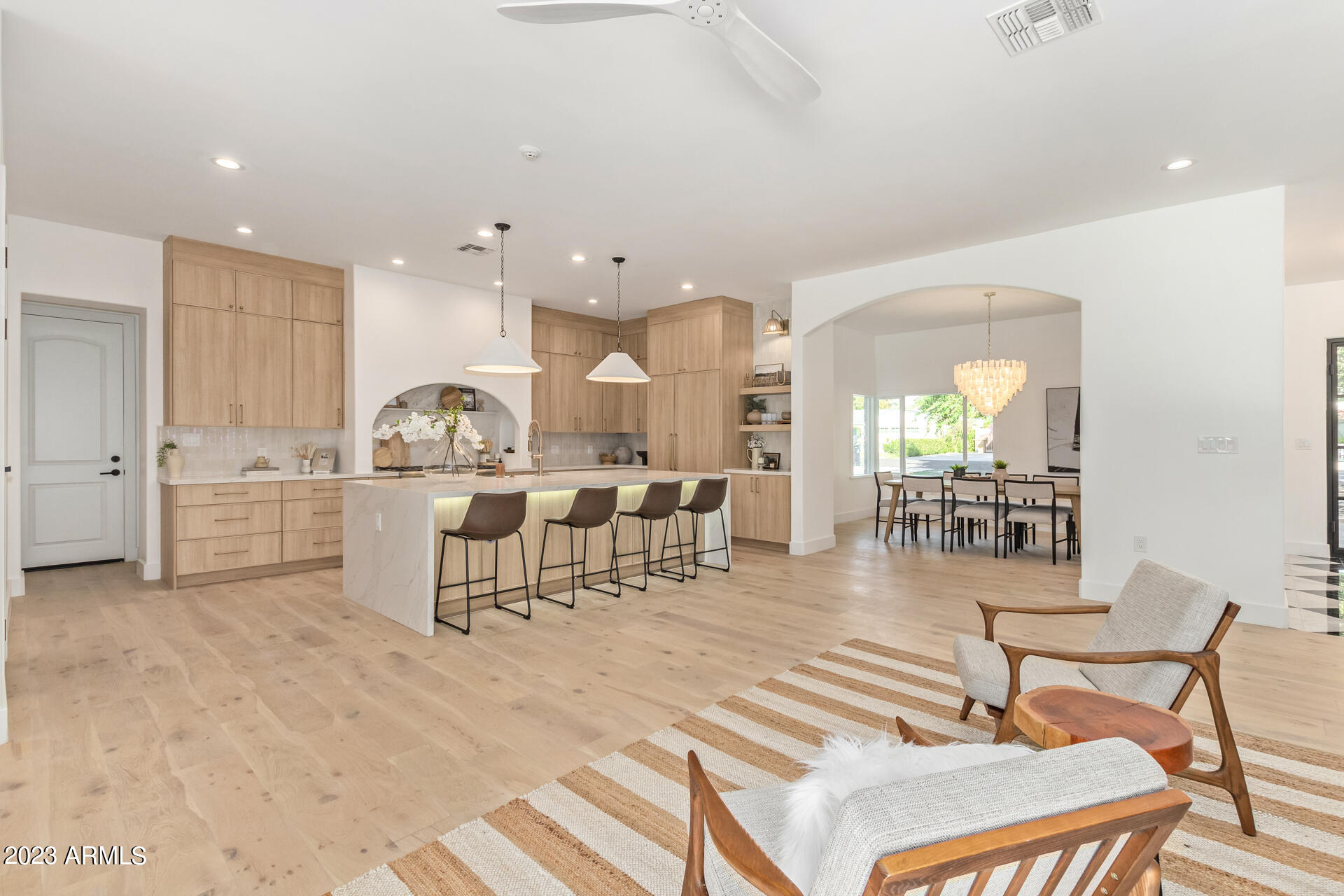 WHITCOMBS ROUNDUP RANCHOS - Residential
