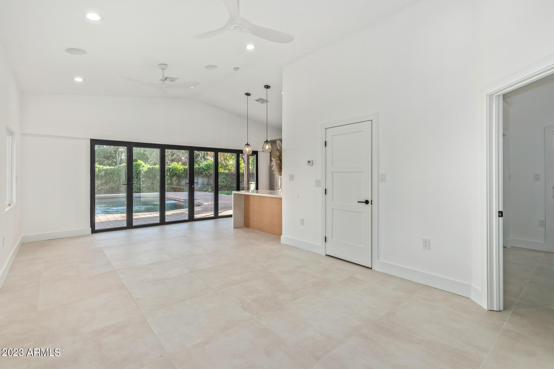 WHITCOMBS ROUNDUP RANCHOS - Residential