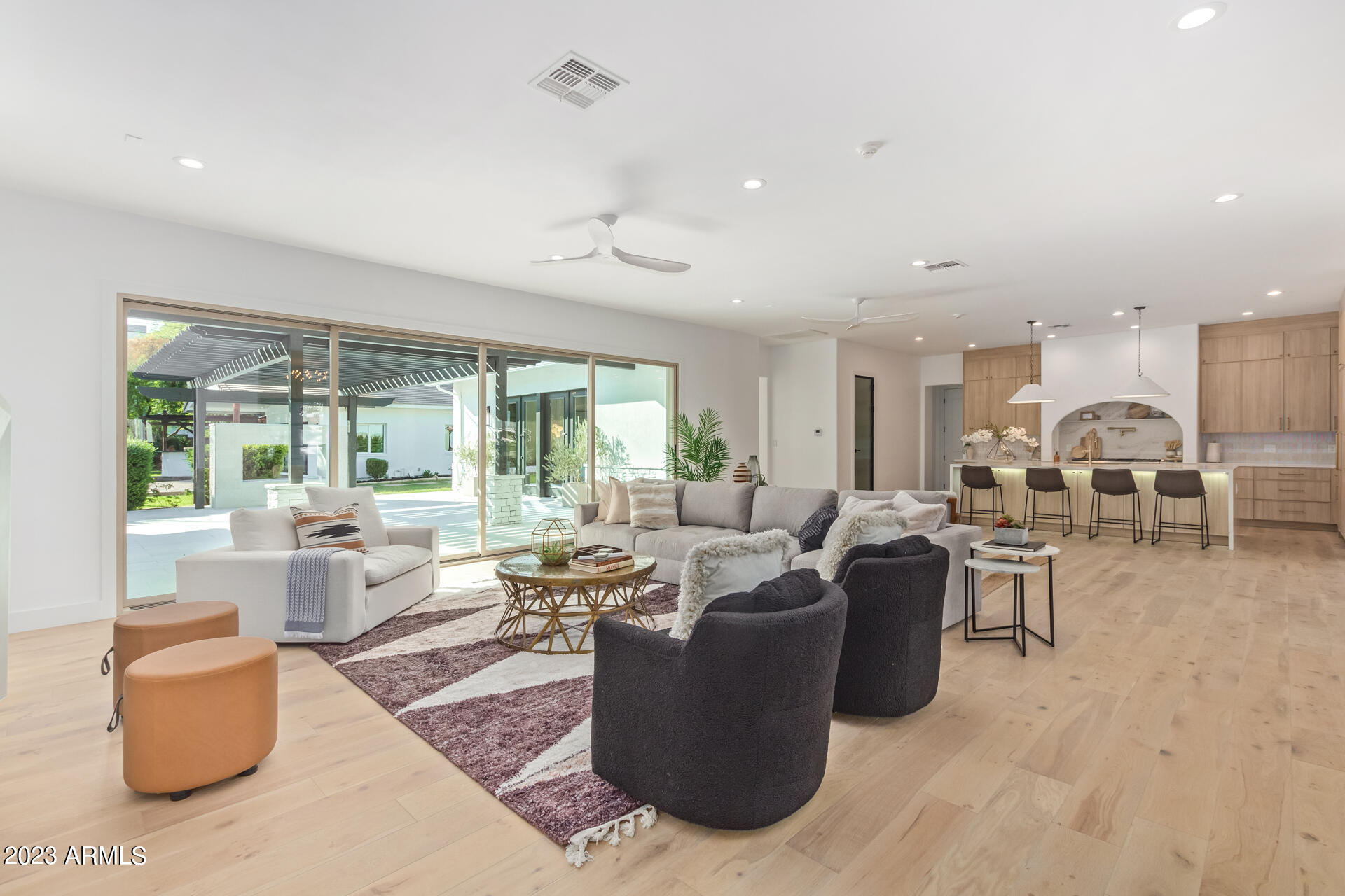 WHITCOMBS ROUNDUP RANCHOS - Residential