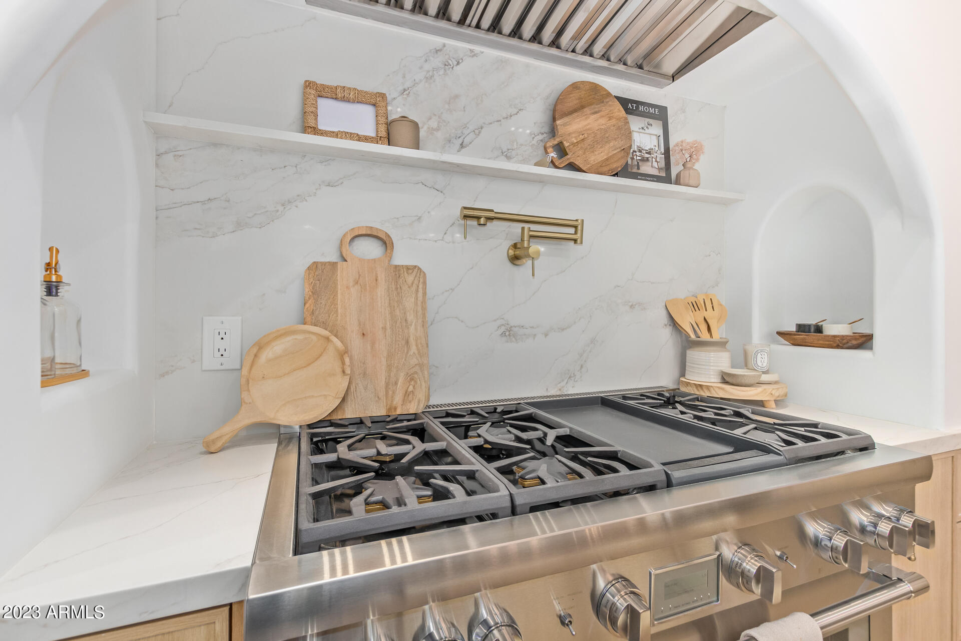 WHITCOMBS ROUNDUP RANCHOS - Residential