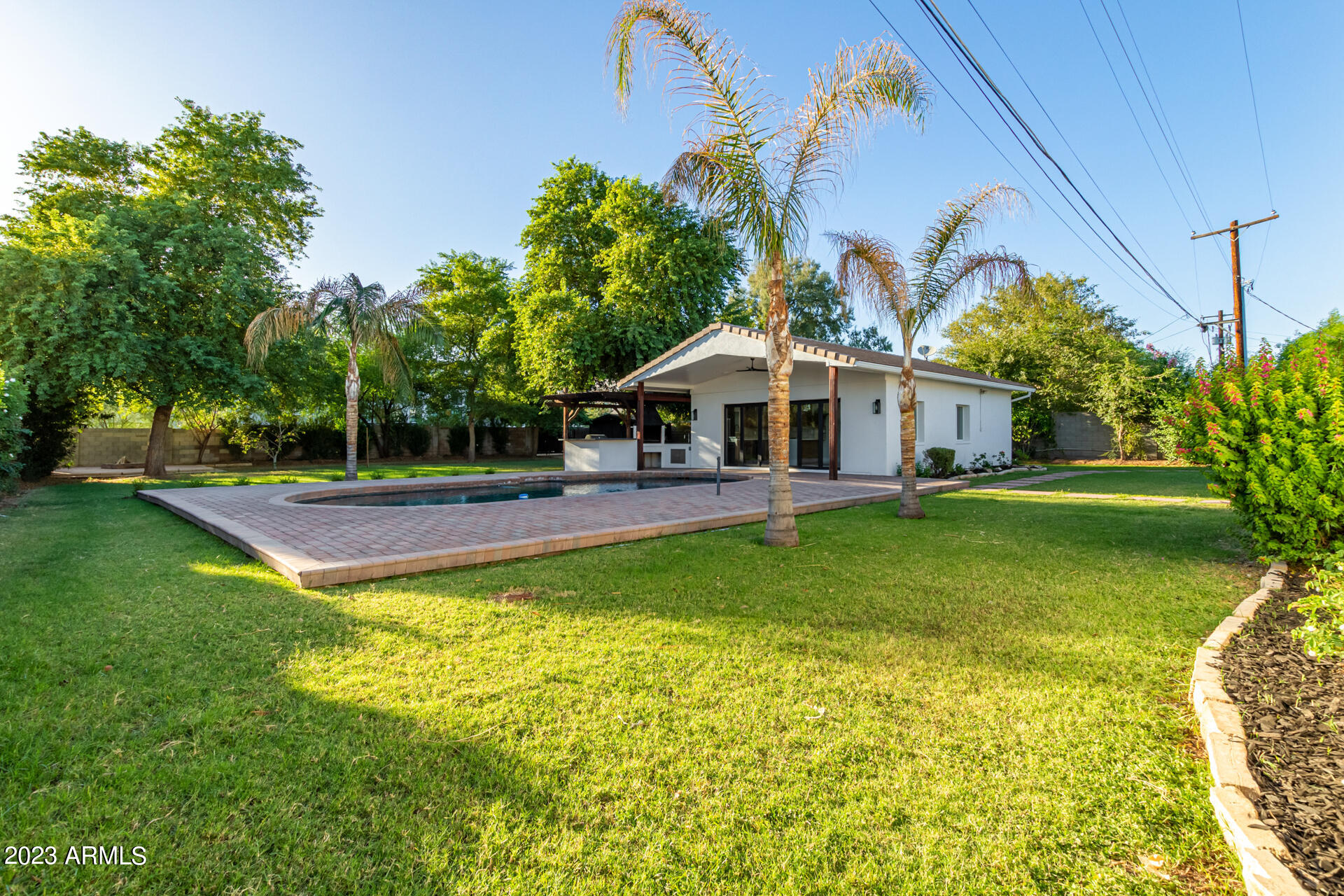 WHITCOMBS ROUNDUP RANCHOS - Residential
