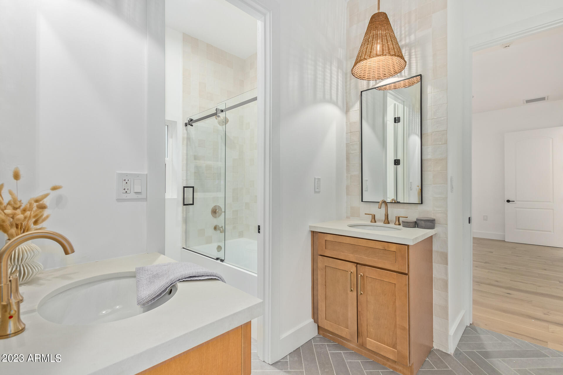 WHITCOMBS ROUNDUP RANCHOS - Residential