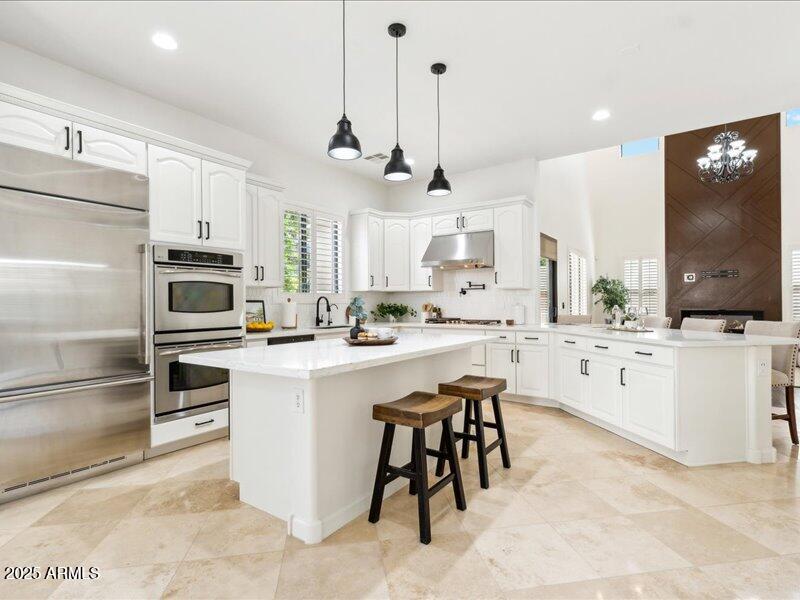3221 E LYNX Place