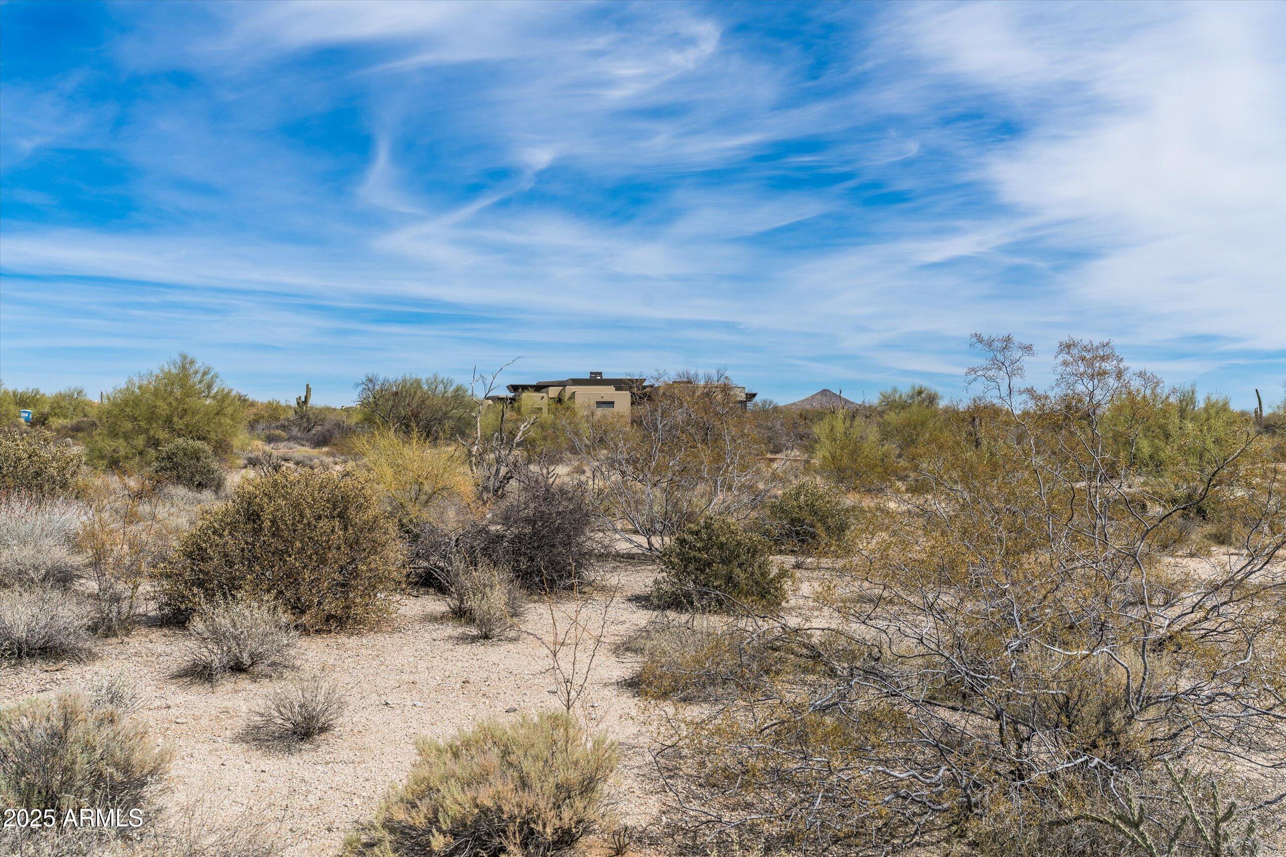 WHISPER ROCK - Residential
