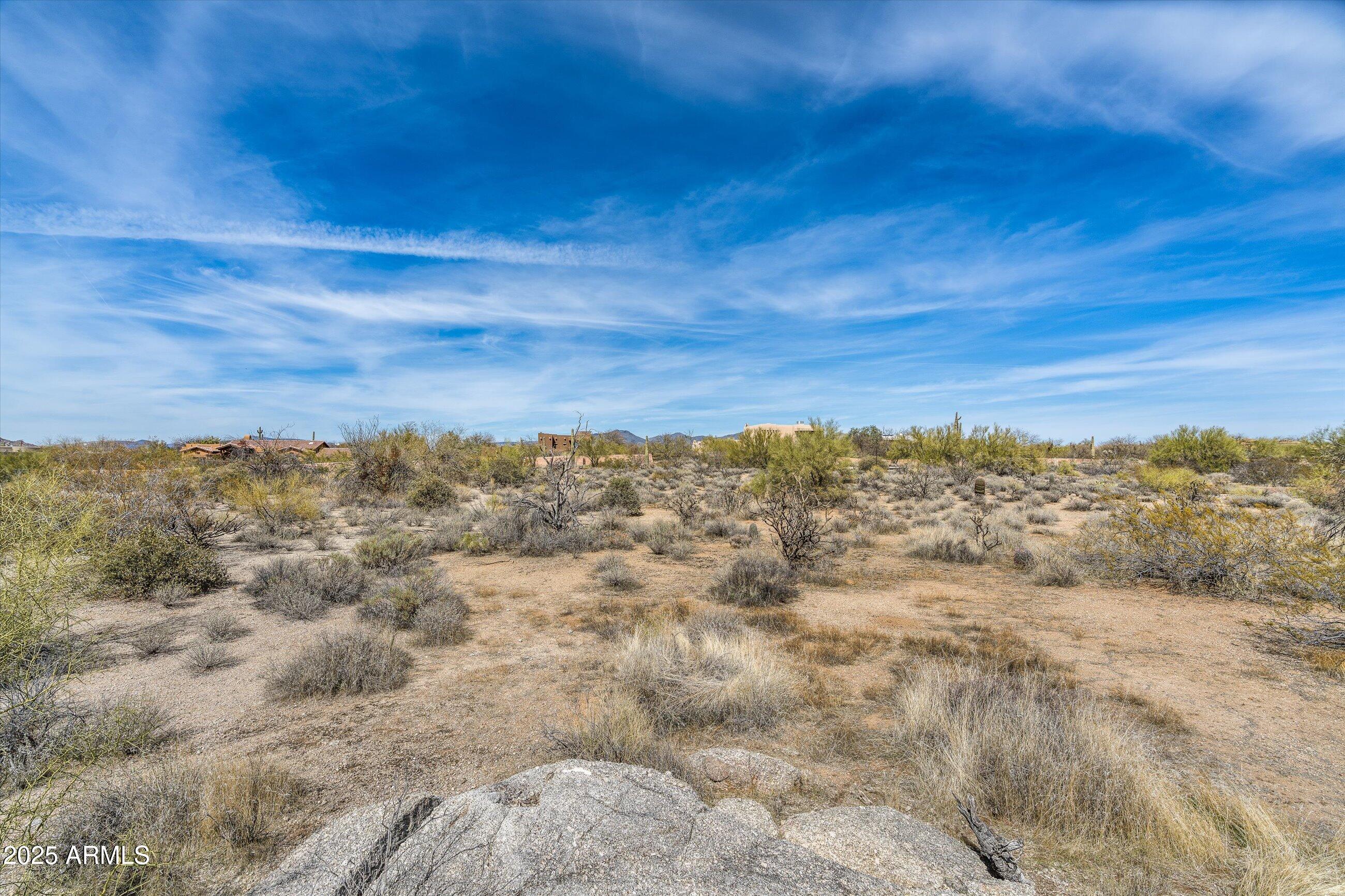 WHISPER ROCK - Residential