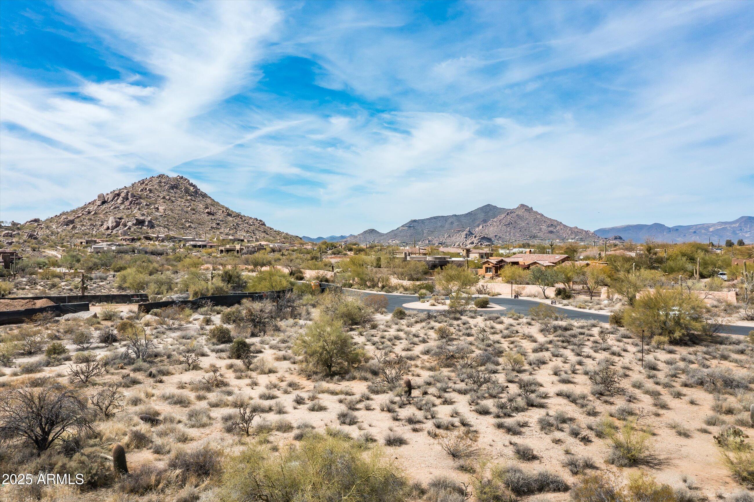 WHISPER ROCK - Residential