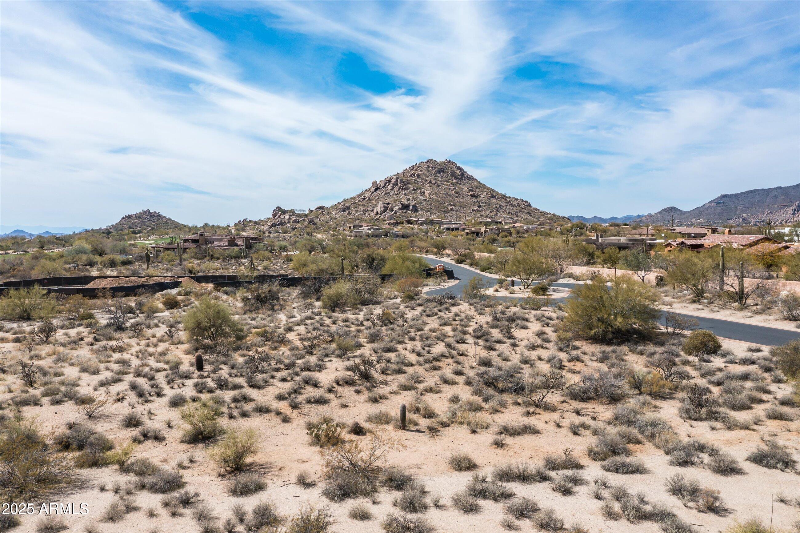 WHISPER ROCK - Residential