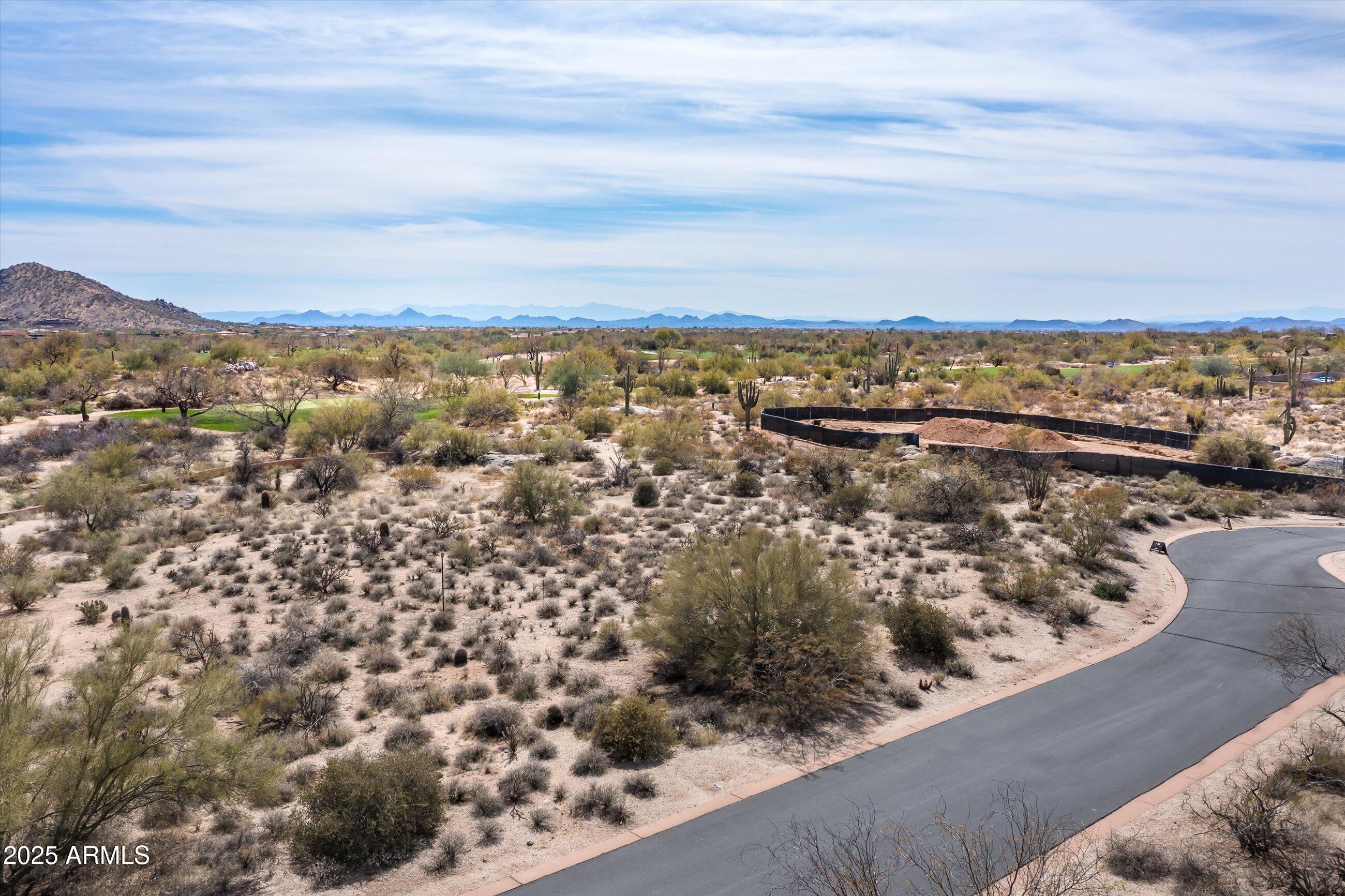 WHISPER ROCK - Residential