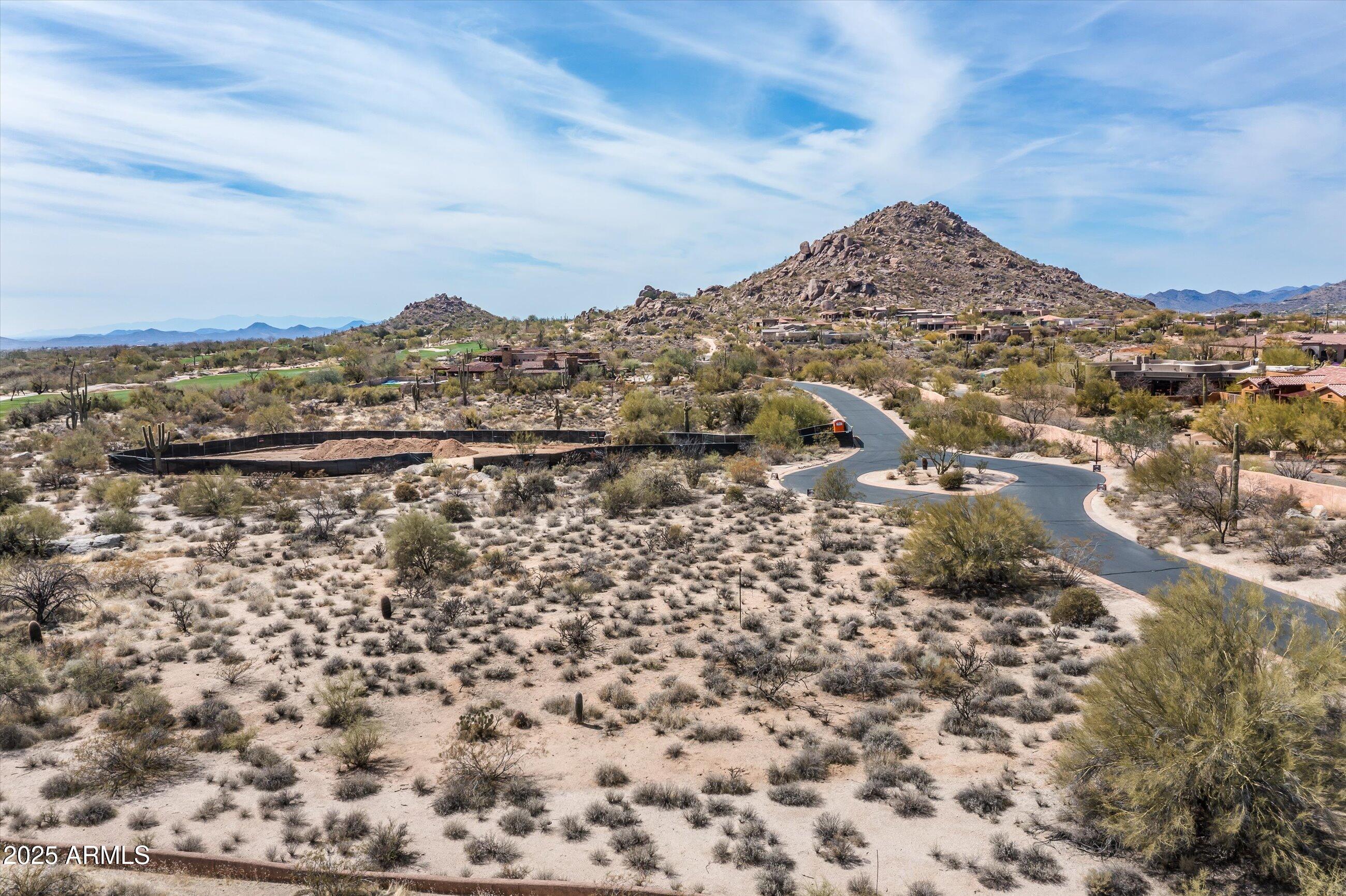 WHISPER ROCK - Residential