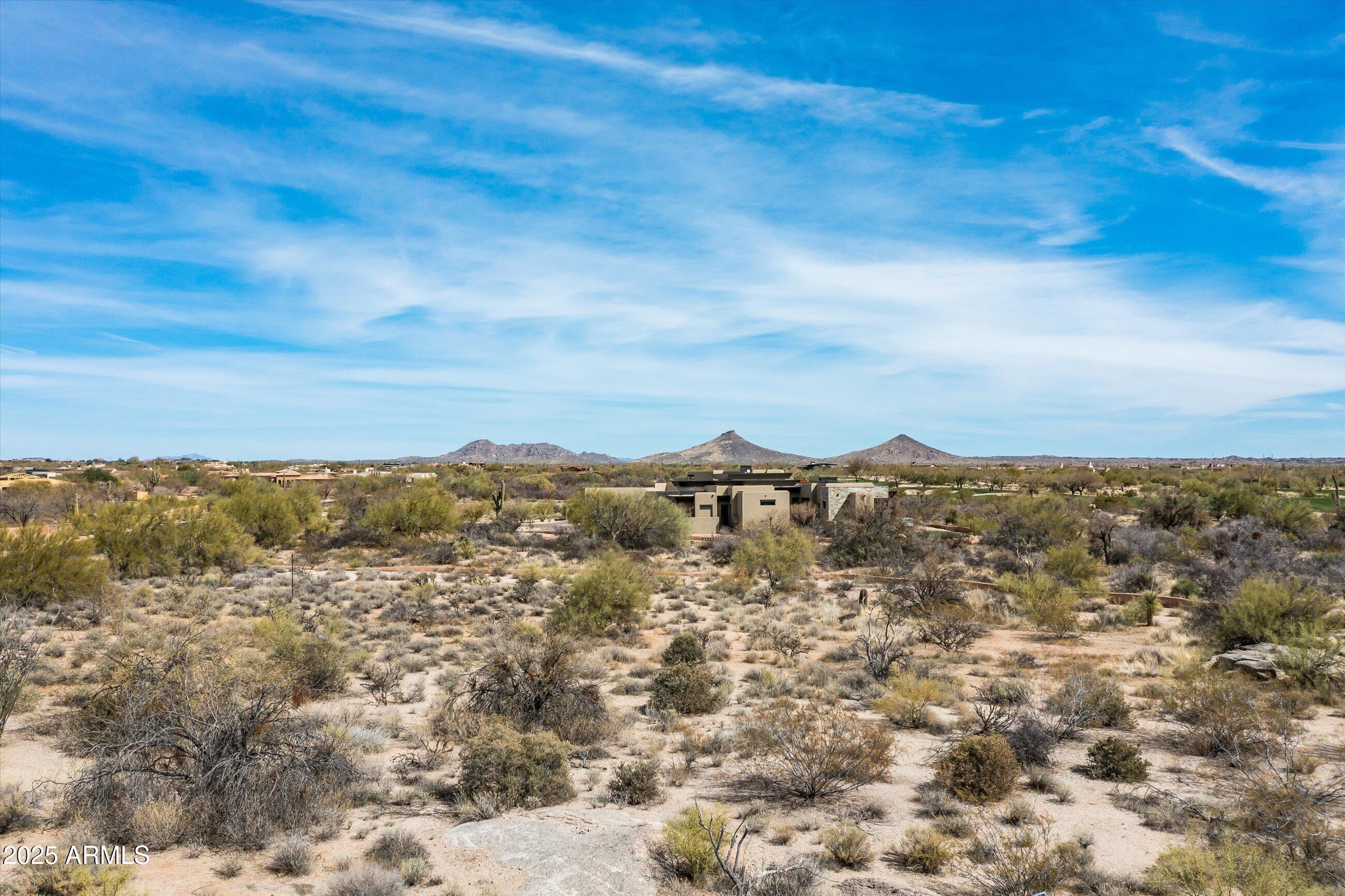 WHISPER ROCK - Residential