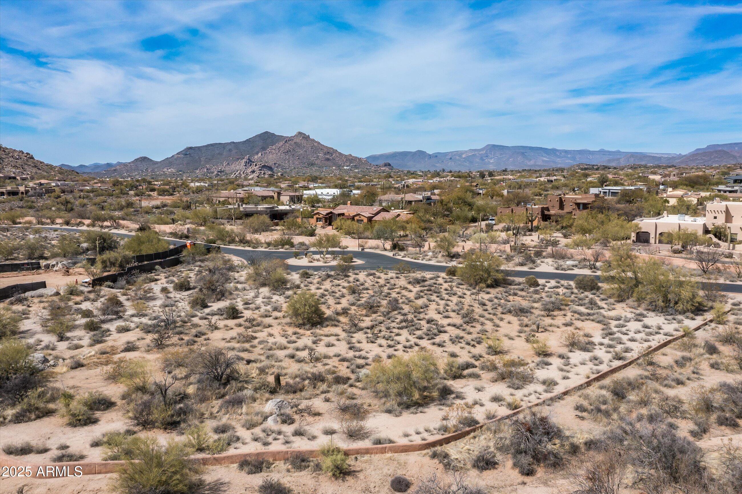WHISPER ROCK - Residential