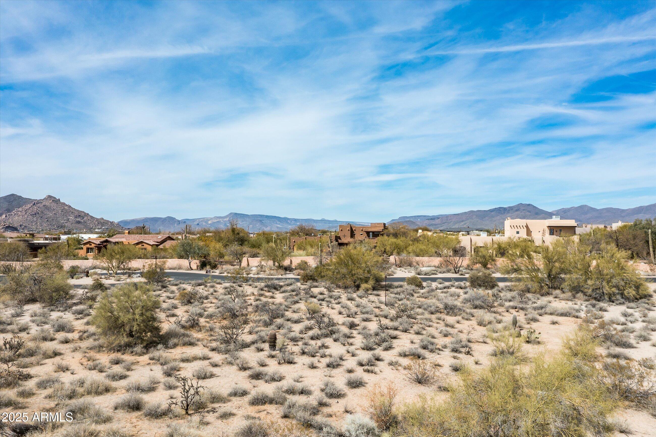 WHISPER ROCK - Residential