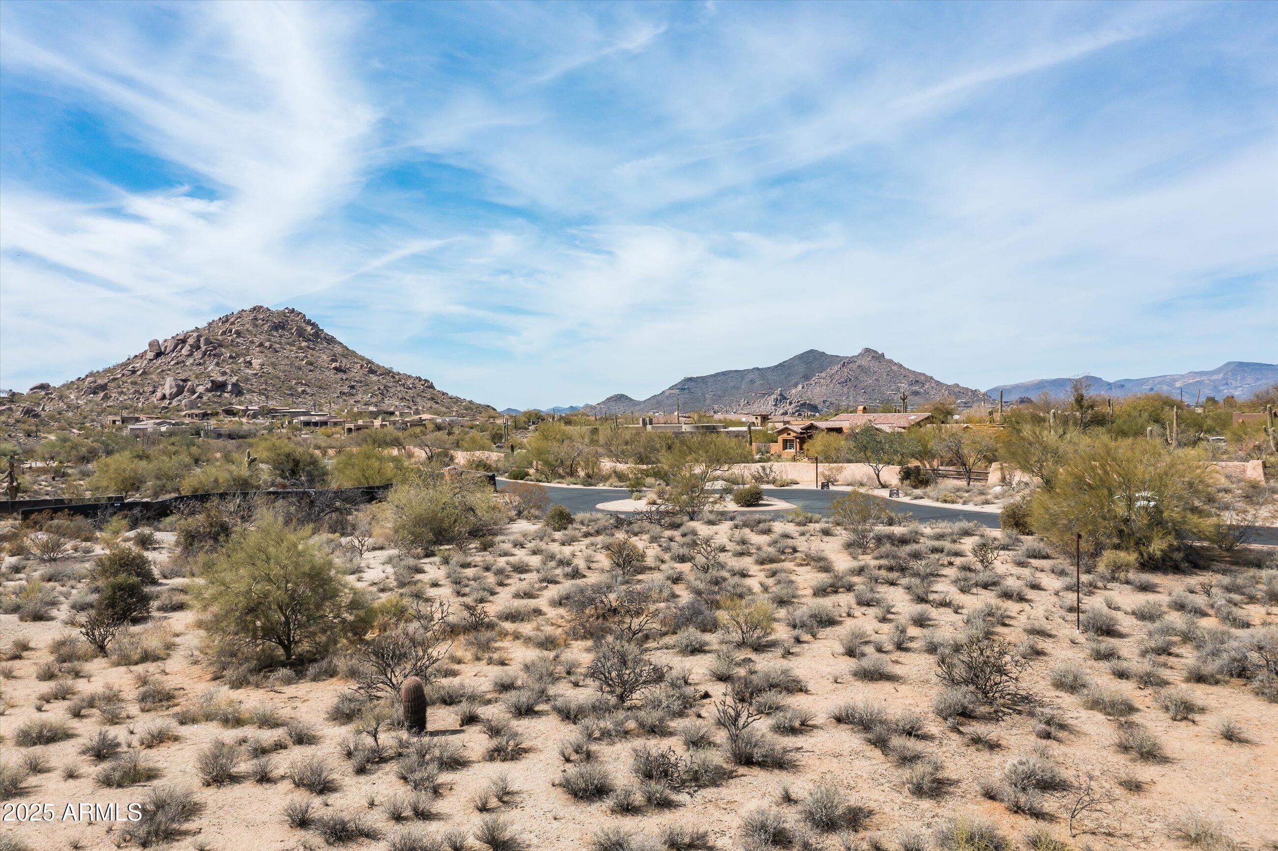 WHISPER ROCK - Residential