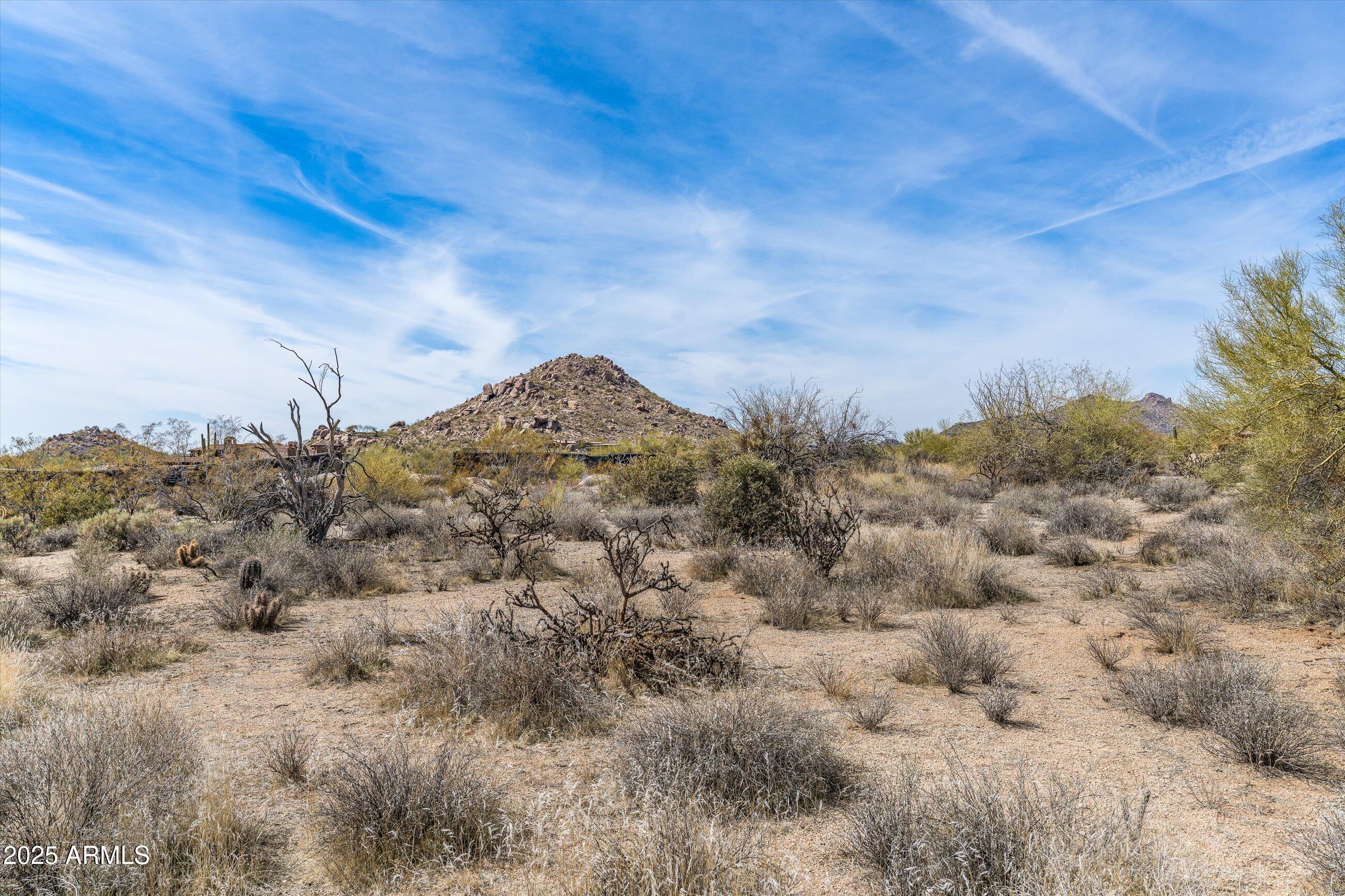 WHISPER ROCK - Residential