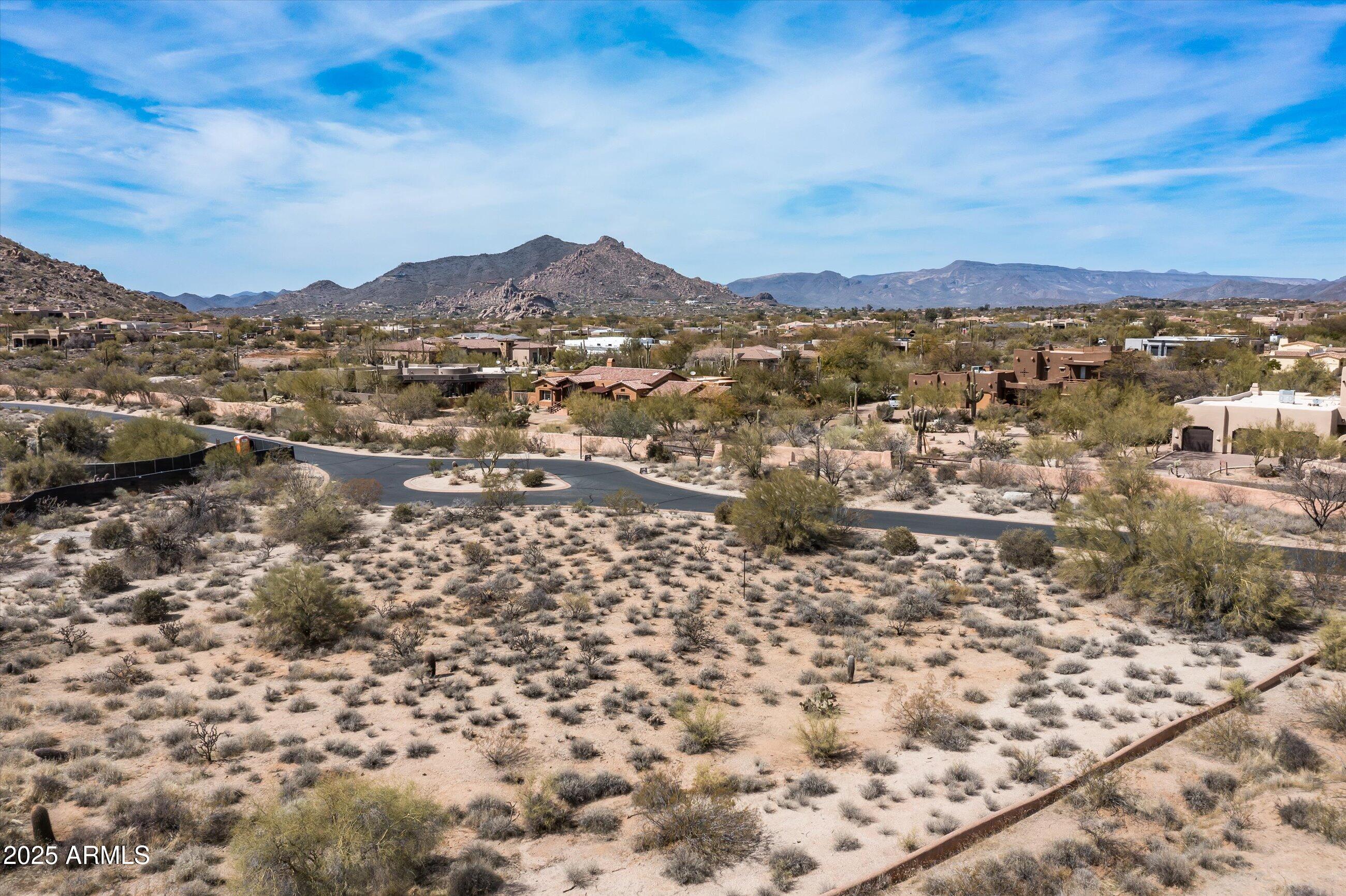 WHISPER ROCK - Residential