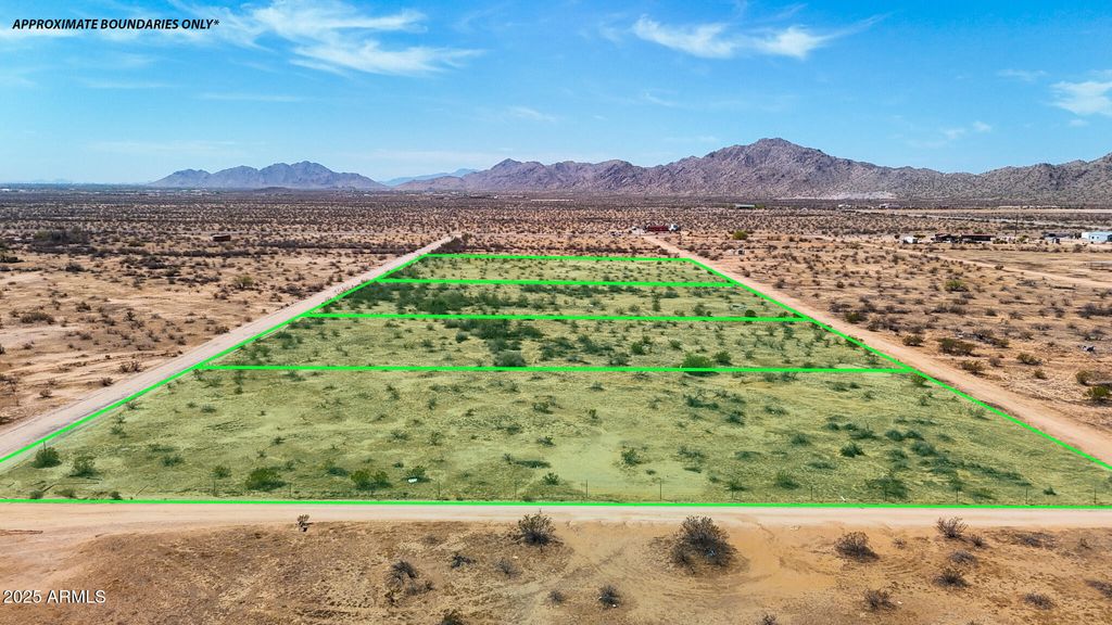 Photo of 0 N Sunspot Way Lots 1 &amp; 2 2.78 Ac #-, Maricopa, AZ 85139 (MLS # 6929894)