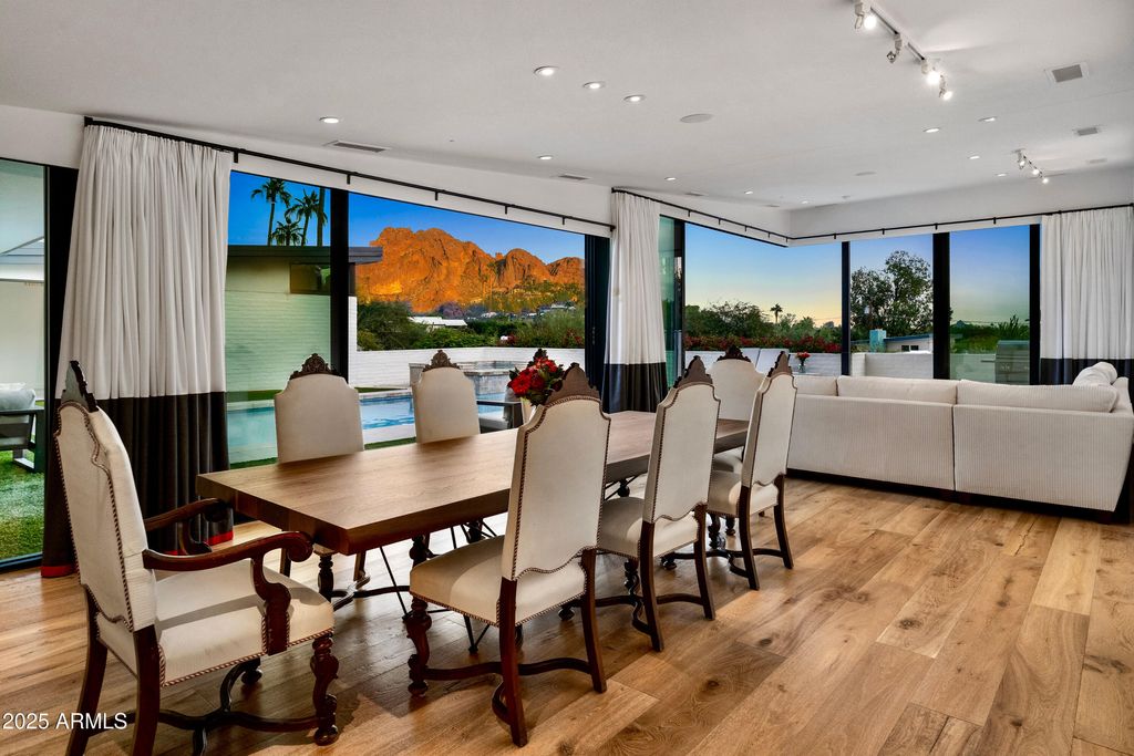 Photo of 4218 E Palo Verde Drive, Phoenix, AZ 85018 (MLS # 6952456)