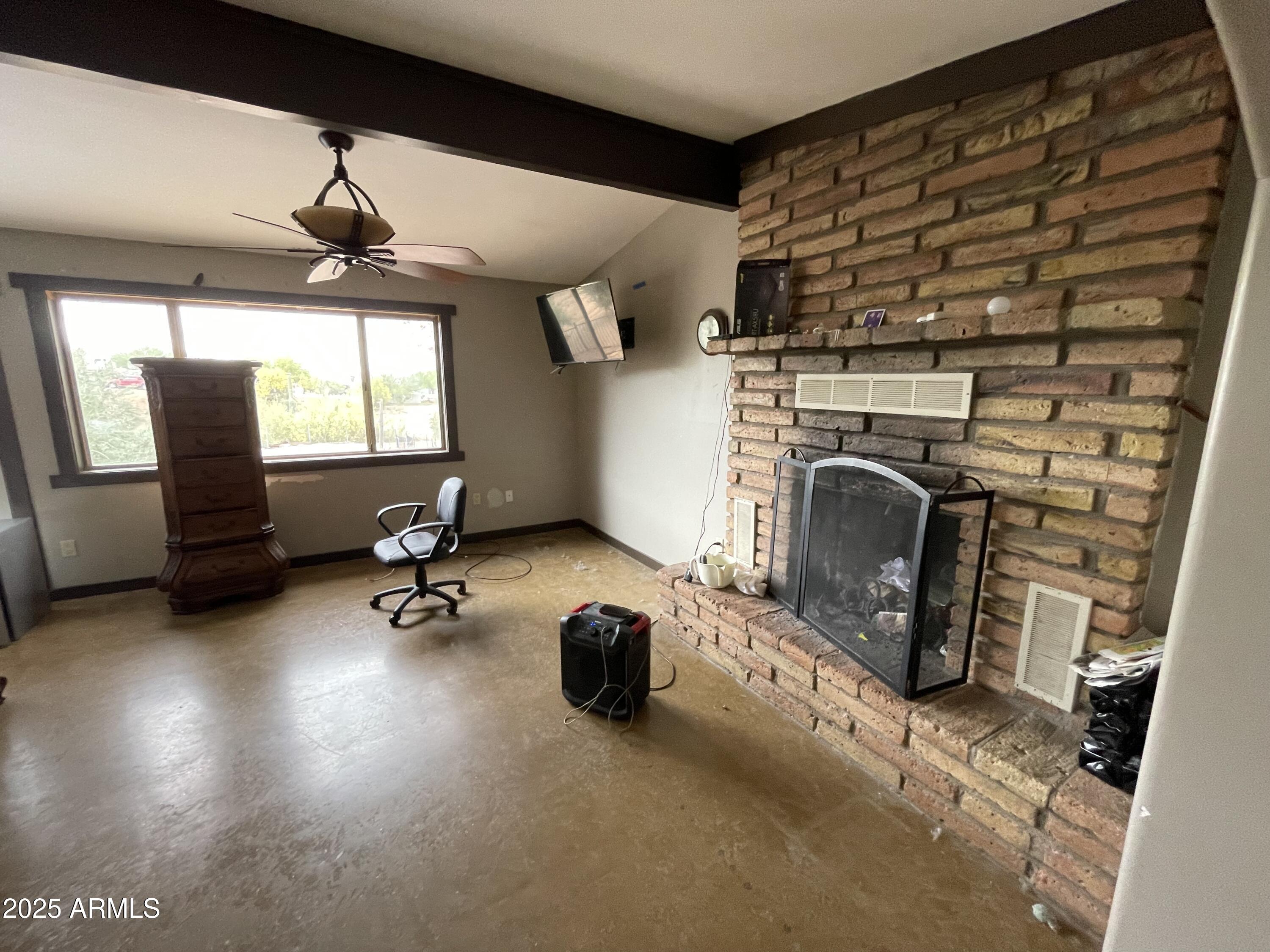 2950 N Val Vista Road