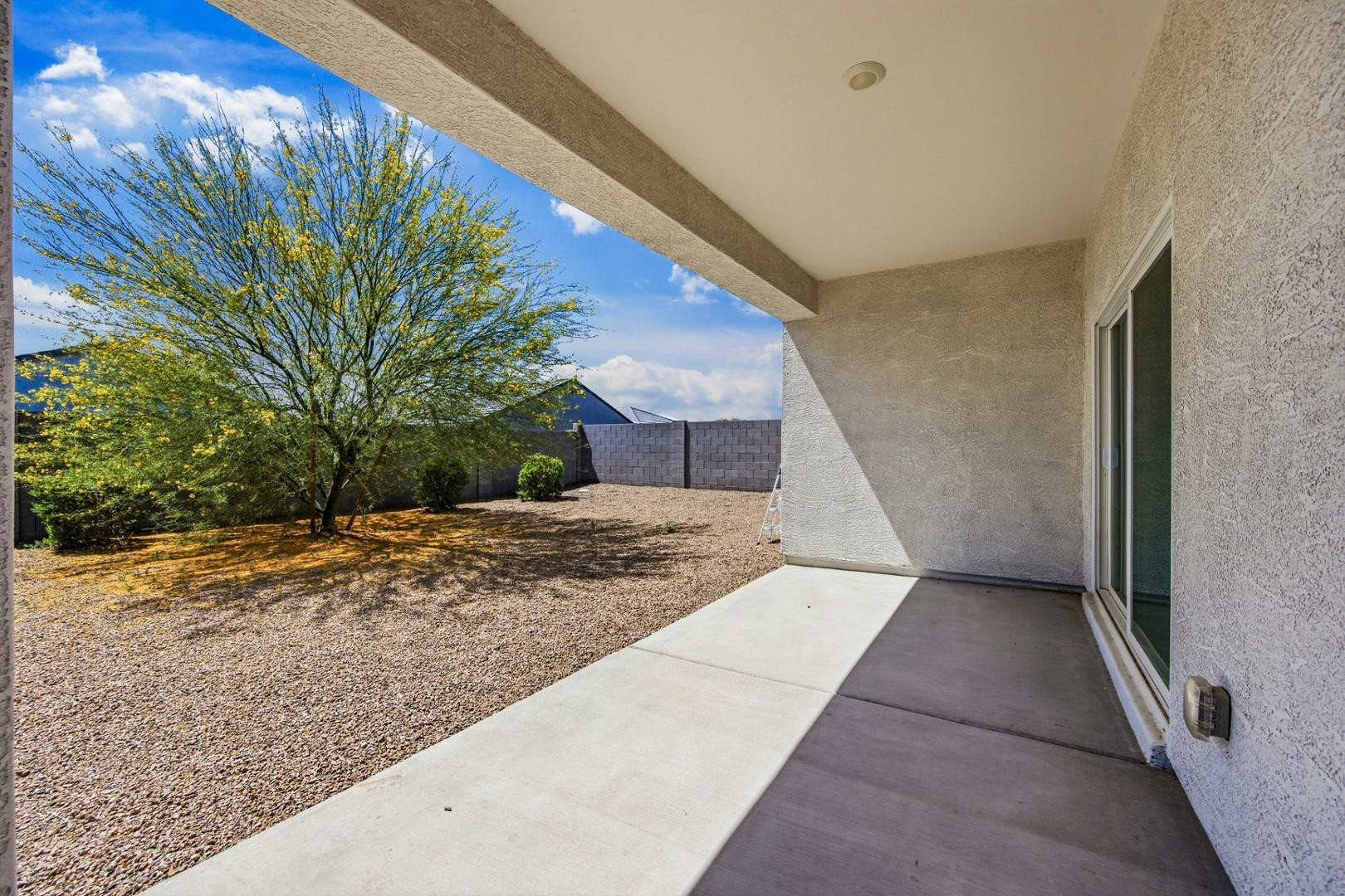 1033 W Avalon Canyon Drive