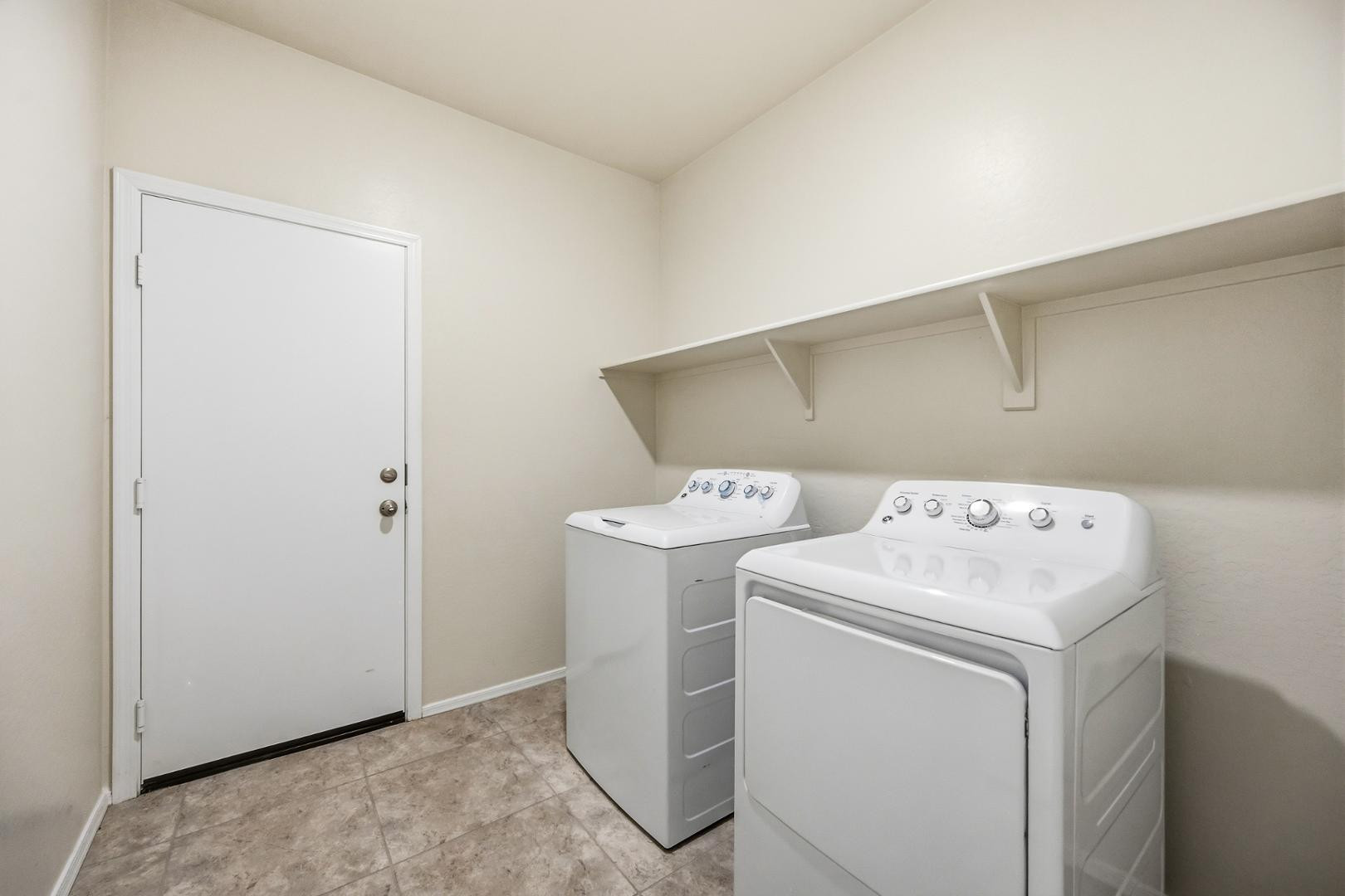 1033 W Avalon Canyon Drive