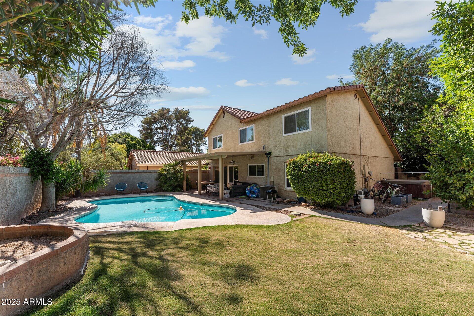 1513 E WEATHERVANE Lane