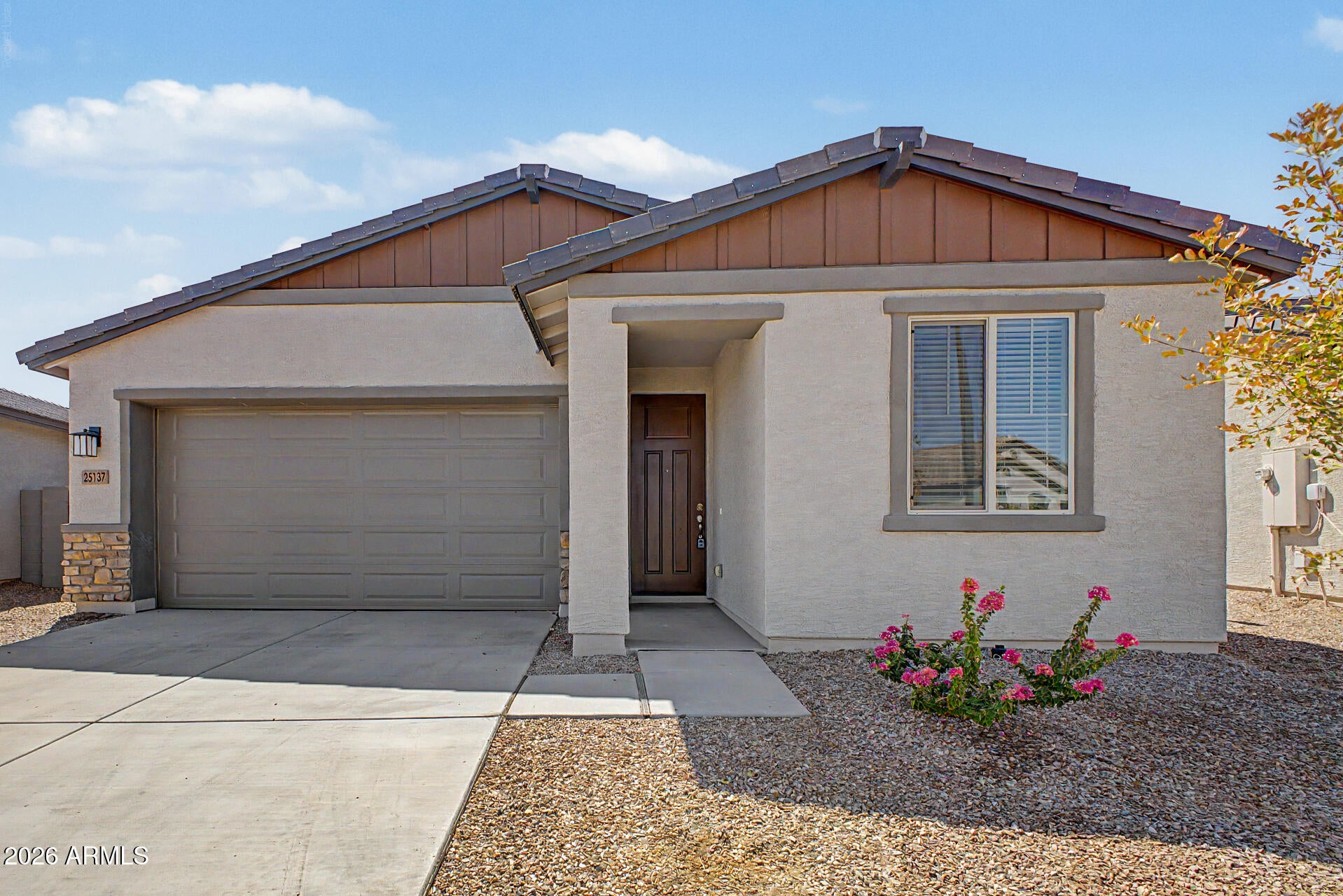 25137 W WAYLAND Drive