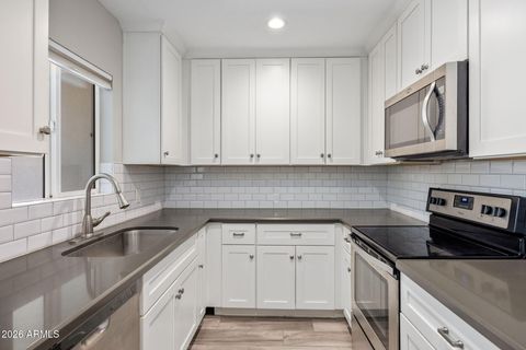 Photo of 102 W Maryland Avenue #E1, Phoenix, AZ 85013 (MLS # 7034574)
