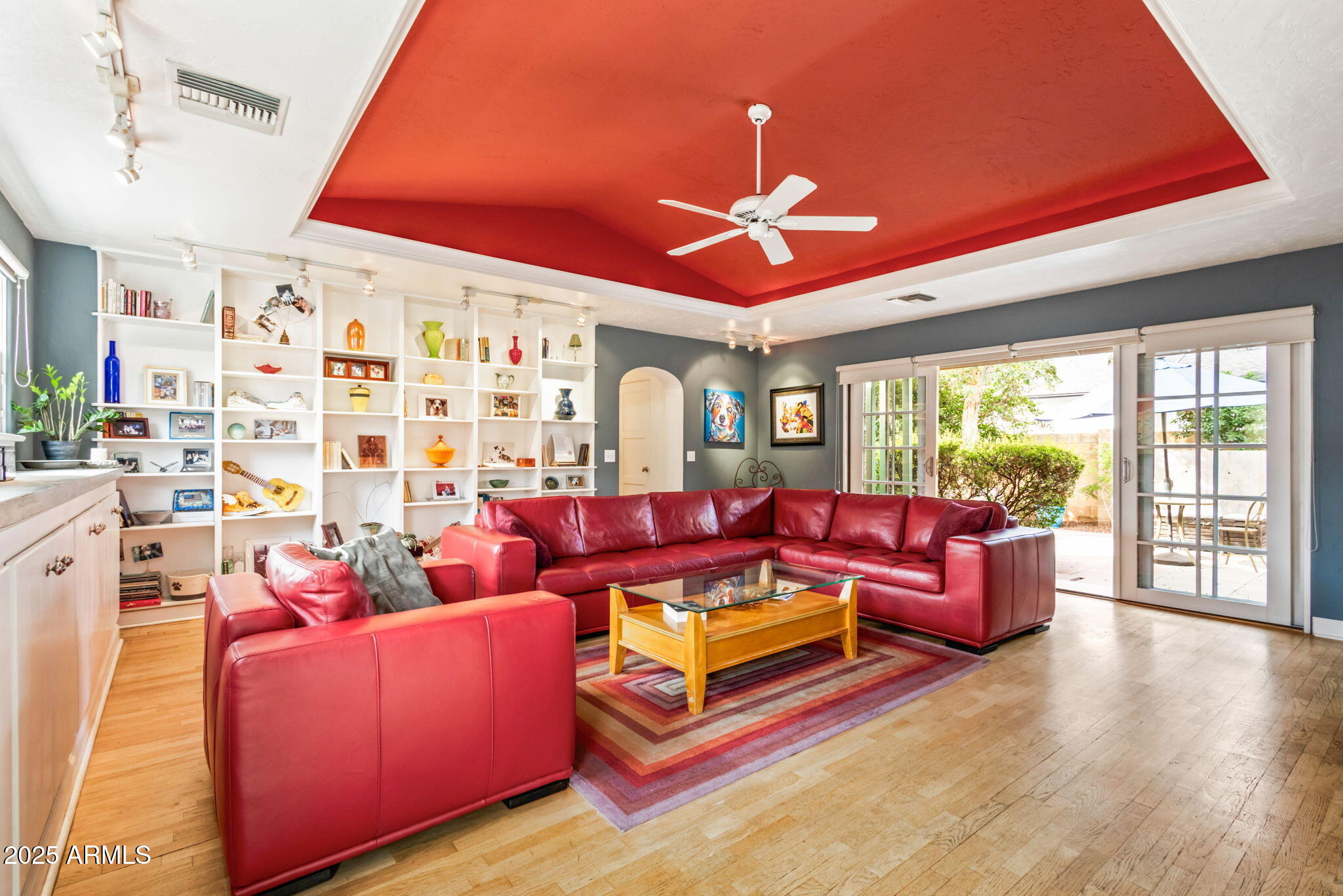 331 W CAMBRIDGE Avenue