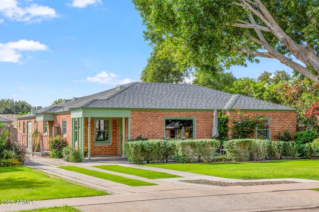 Photo of 331 W Cambridge Avenue, Phoenix, AZ 85003 (MLS # 6942796)