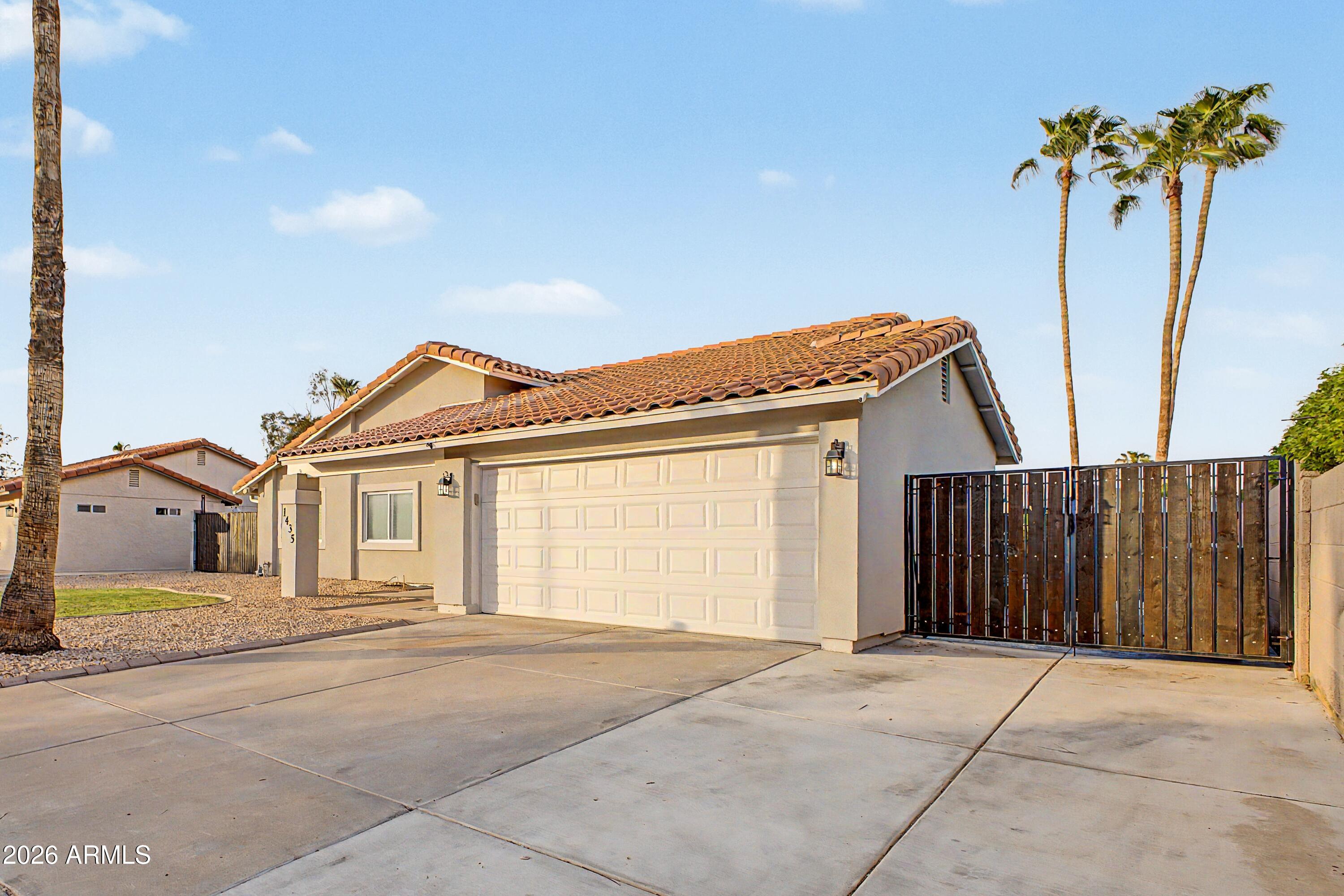 1435 N TAMARISK Drive