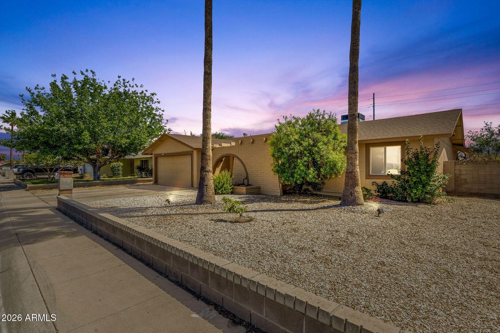 Photo of 5719 W Zoe Ella Way, Glendale, AZ 85306 (MLS # 7011353)