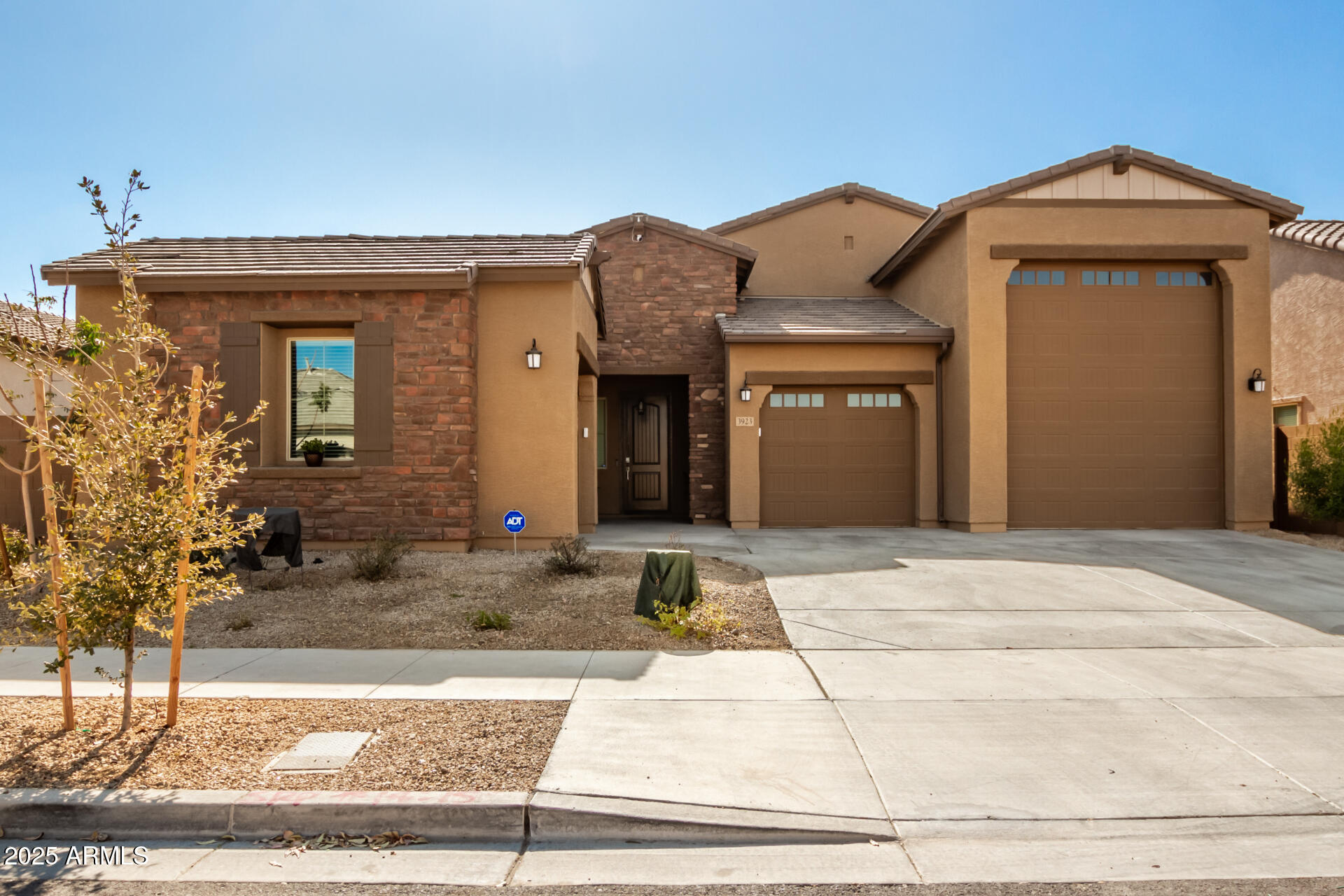 3923 W HAYDUK Road
