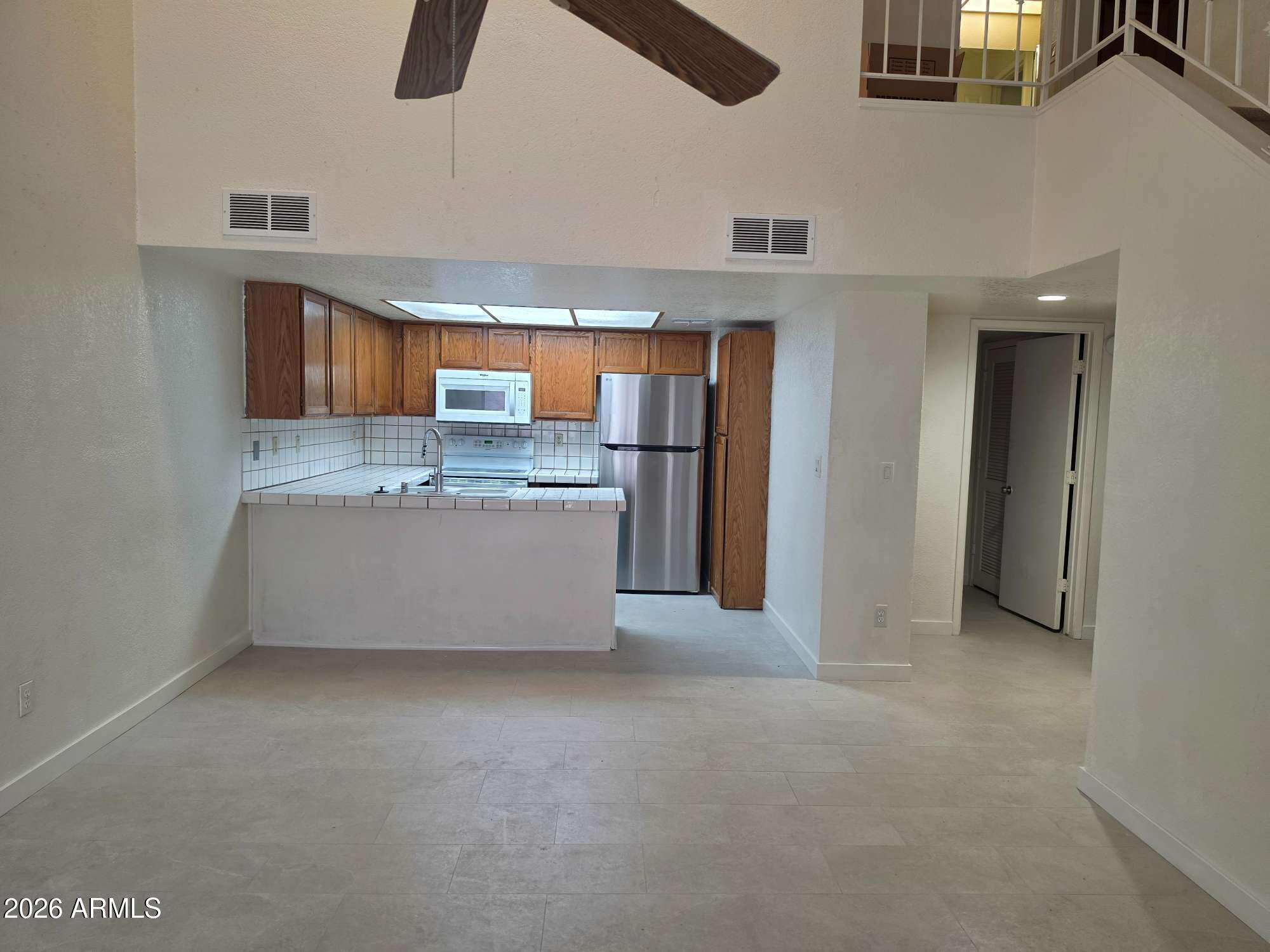 819 N College Avenue I121