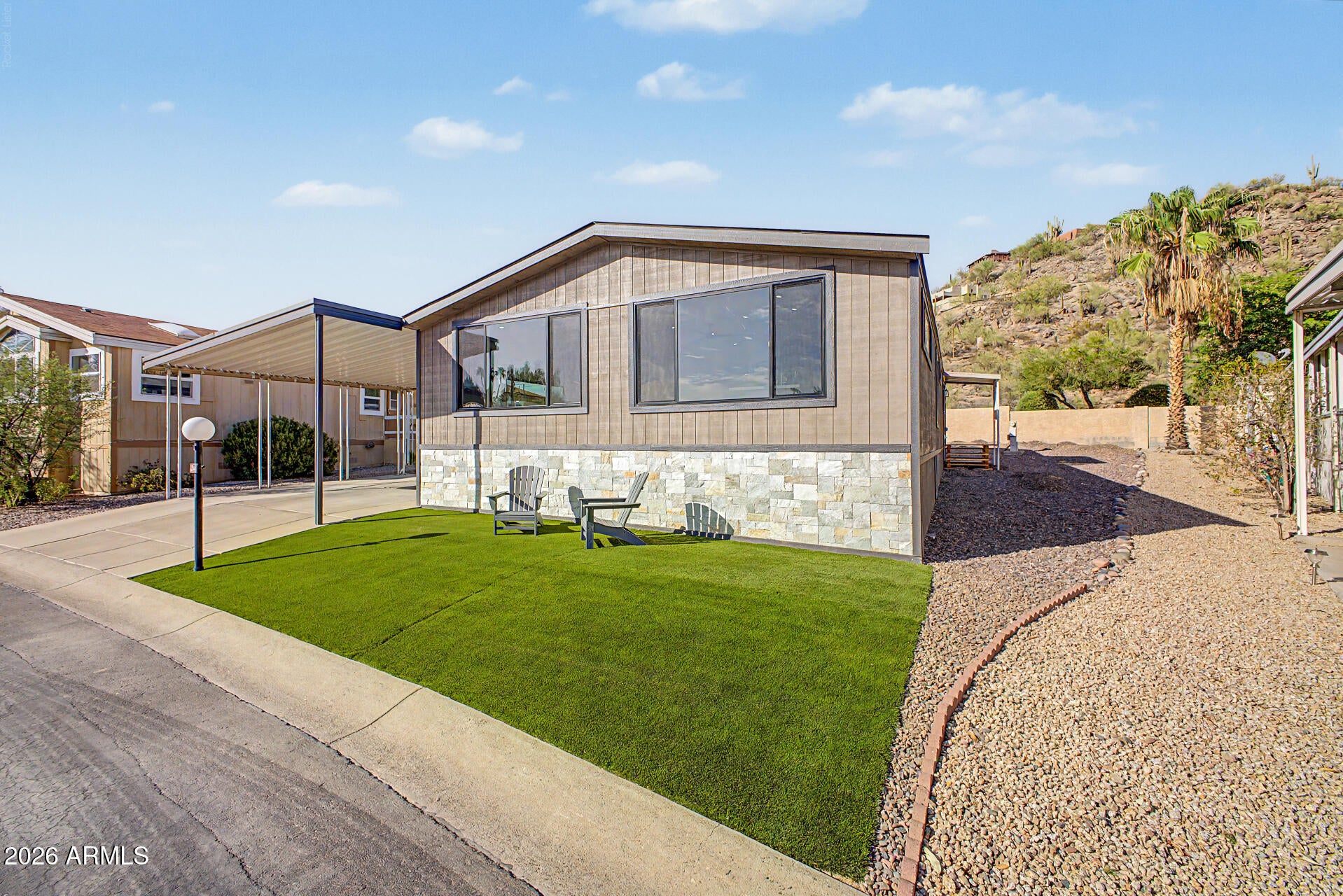 2233 E BEHREND Drive 34