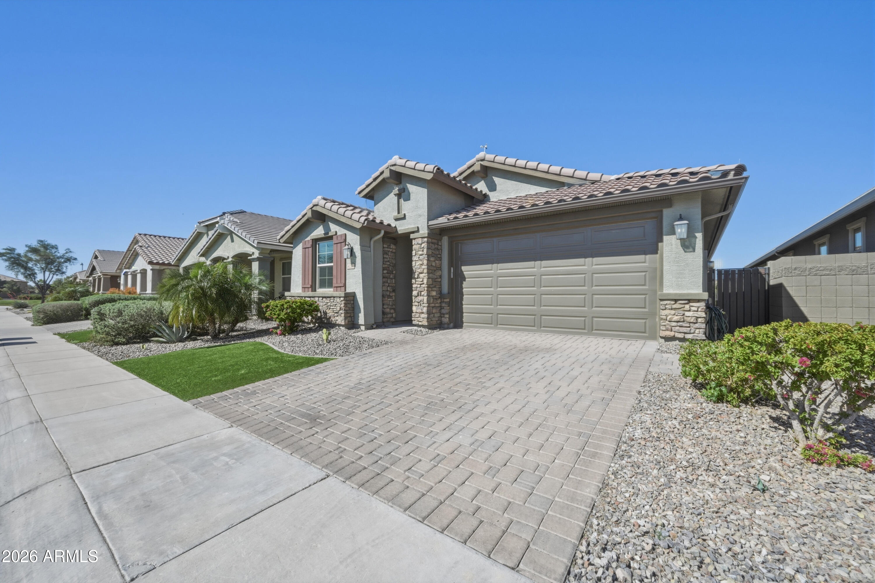 41370 W SOMERSET Drive