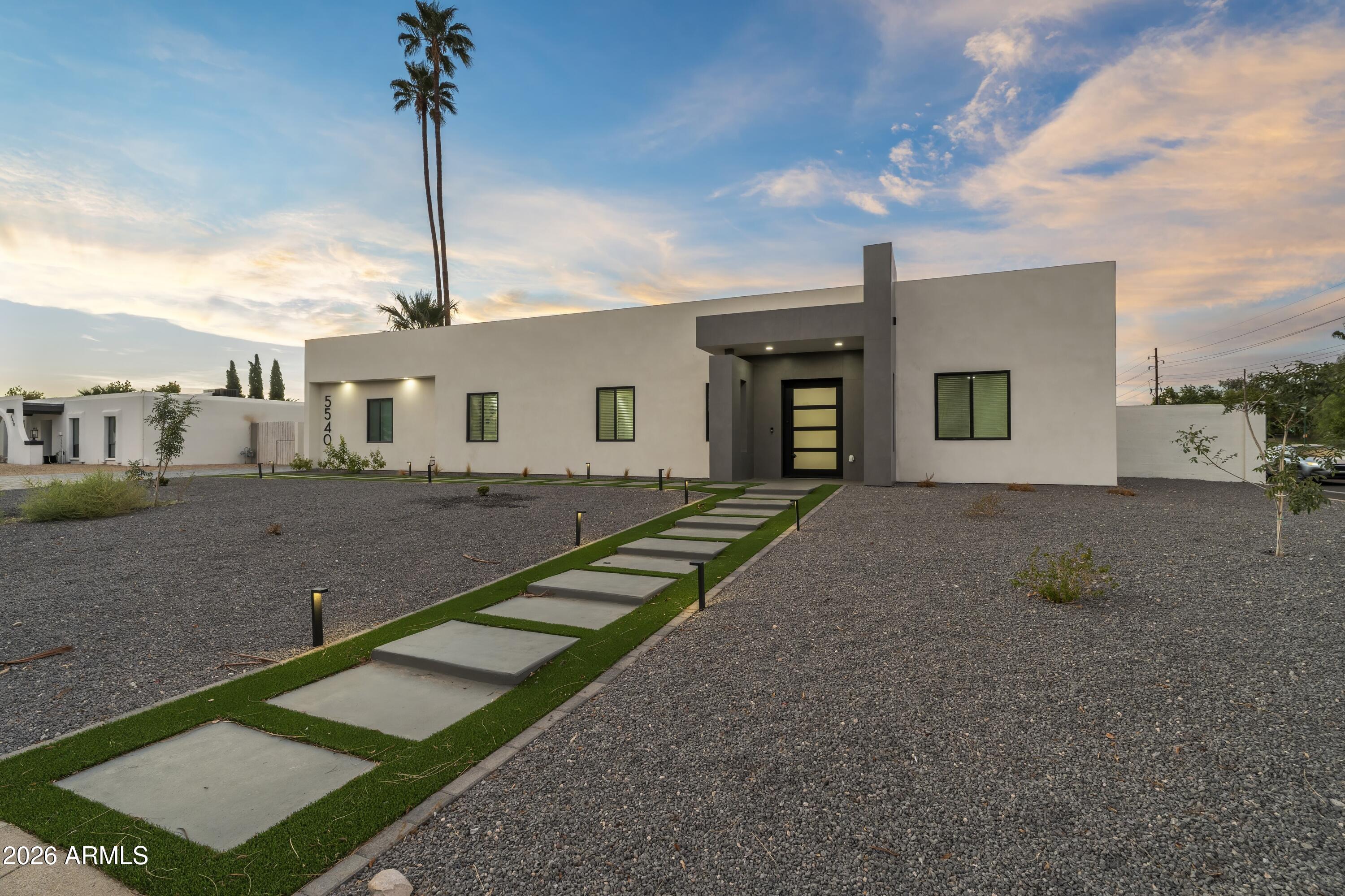 5540 E DAHLIA Drive