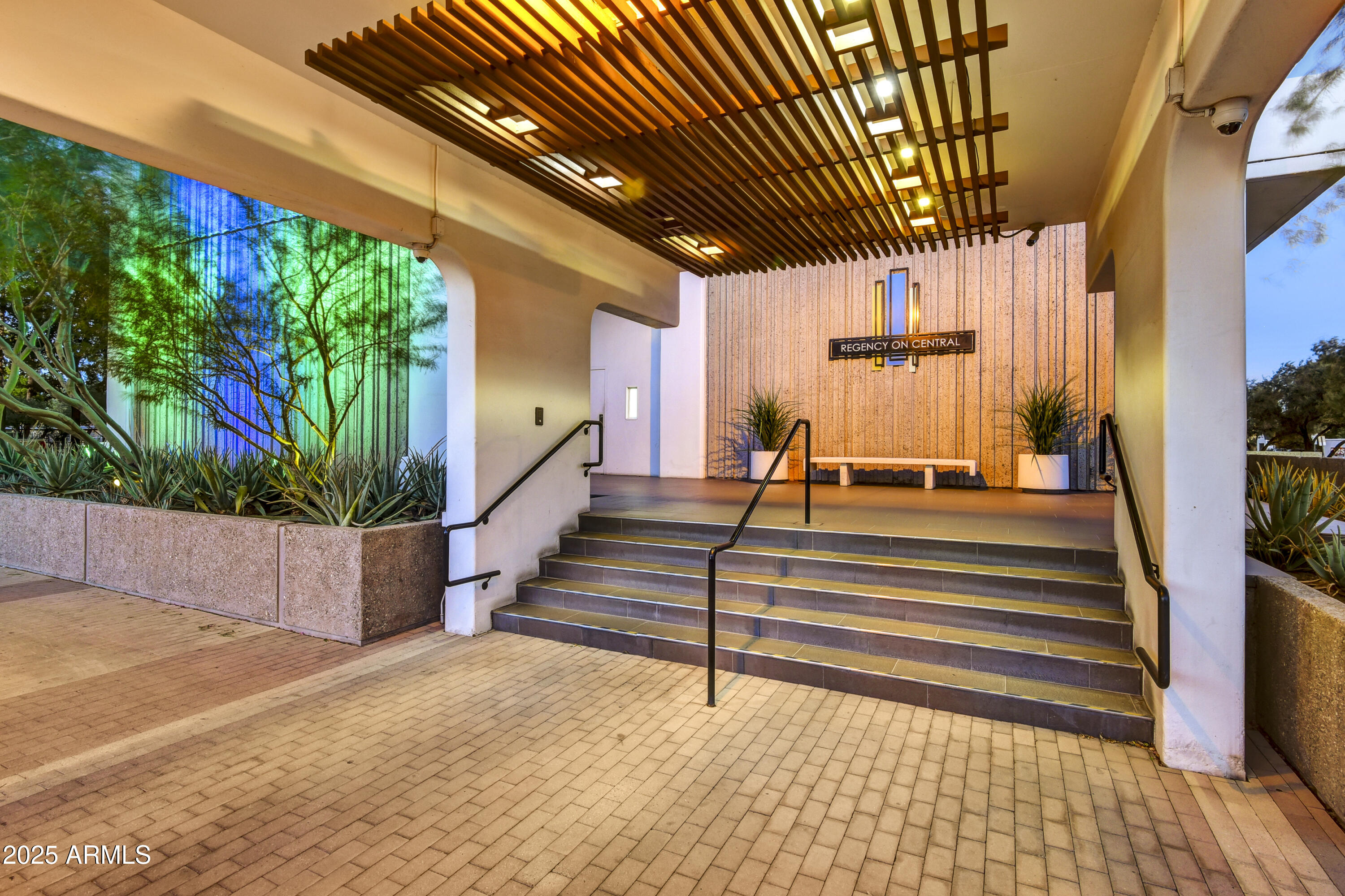 2323 N CENTRAL Avenue 203