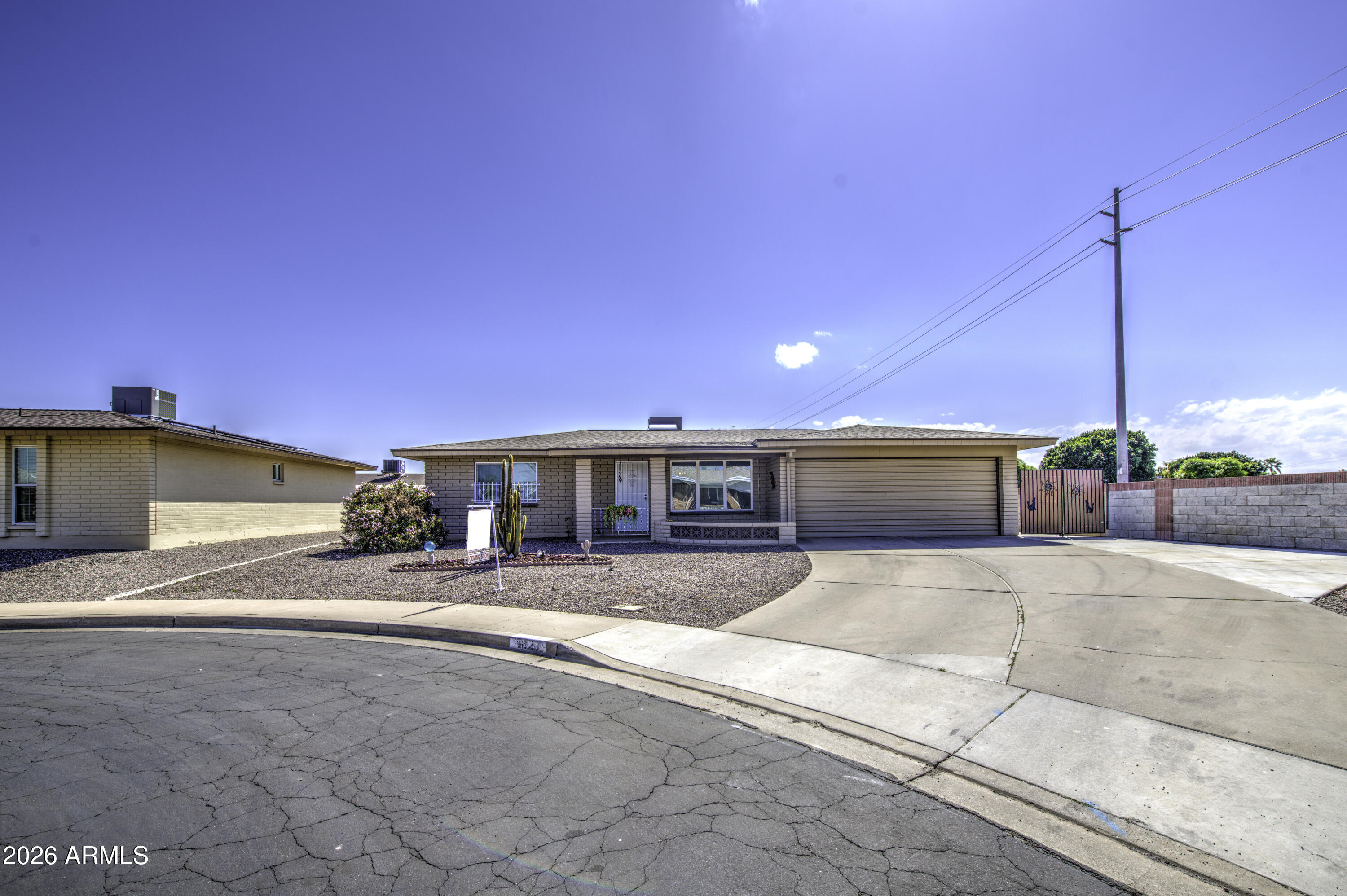 4023 E CLOVIS Circle