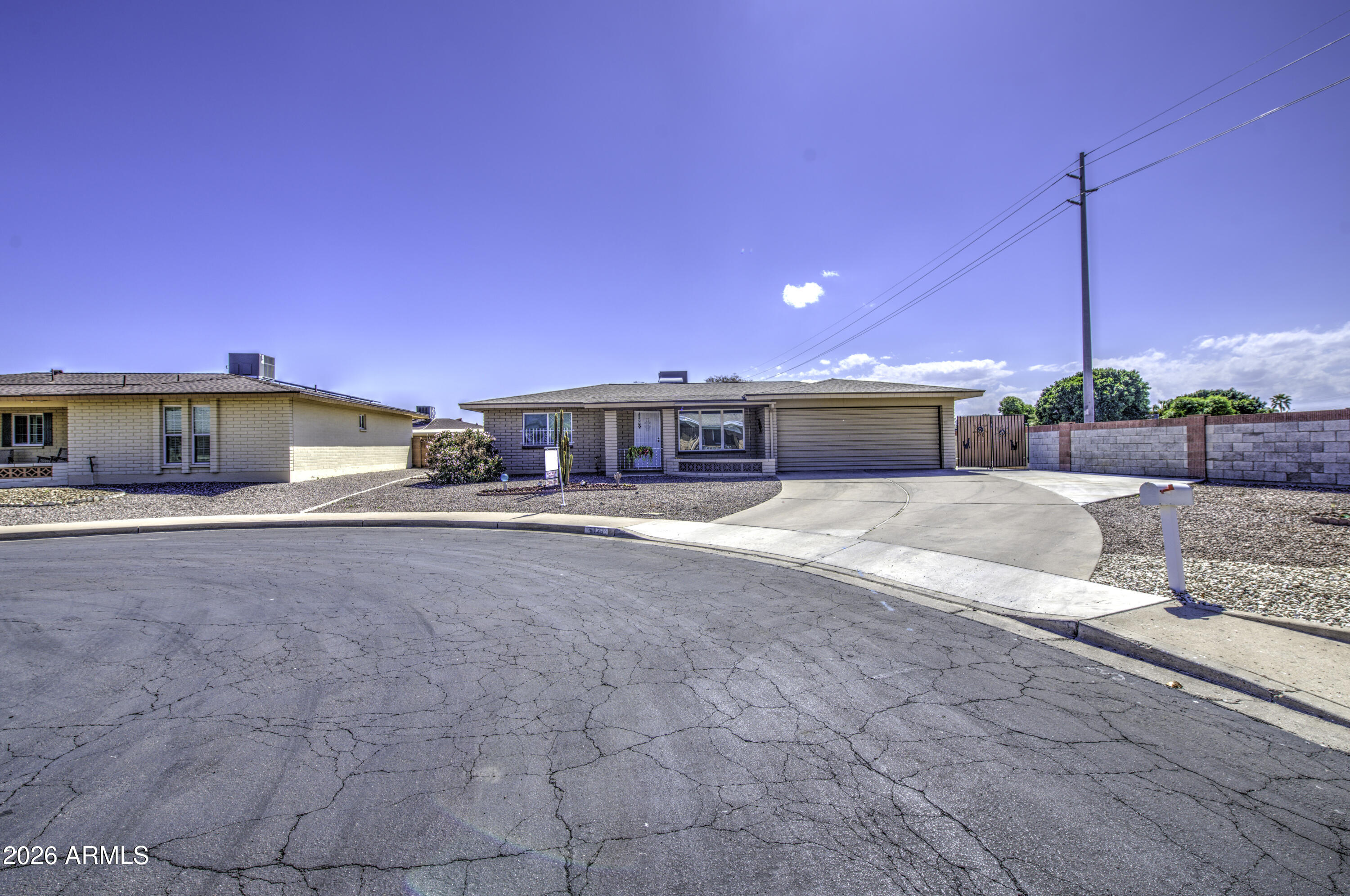 4023 E CLOVIS Circle