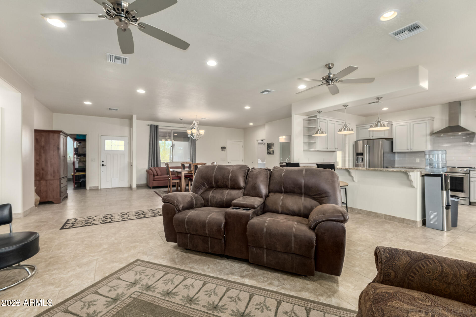 304 E MCKELLIPS Boulevard