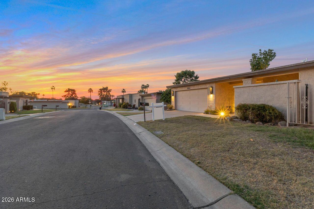 6044 E VERNON Avenue