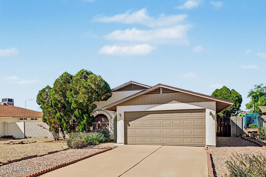 Photo of 9758 N 68th Lane, Peoria, AZ 85345 (MLS # 7095192)