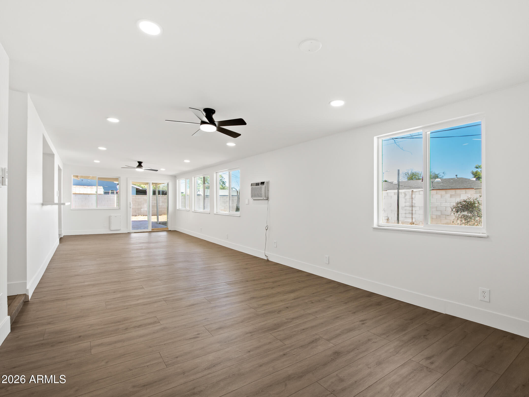 684 W CARLA VISTA Drive